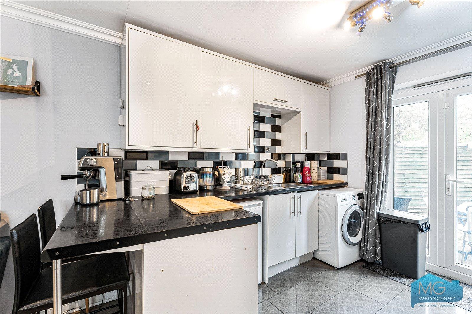 2 bedroom Ground Floor Flat for sale - Martyn Gerrard