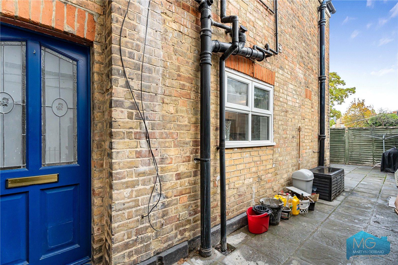 2 bedroom Ground Floor Flat for sale - Martyn Gerrard