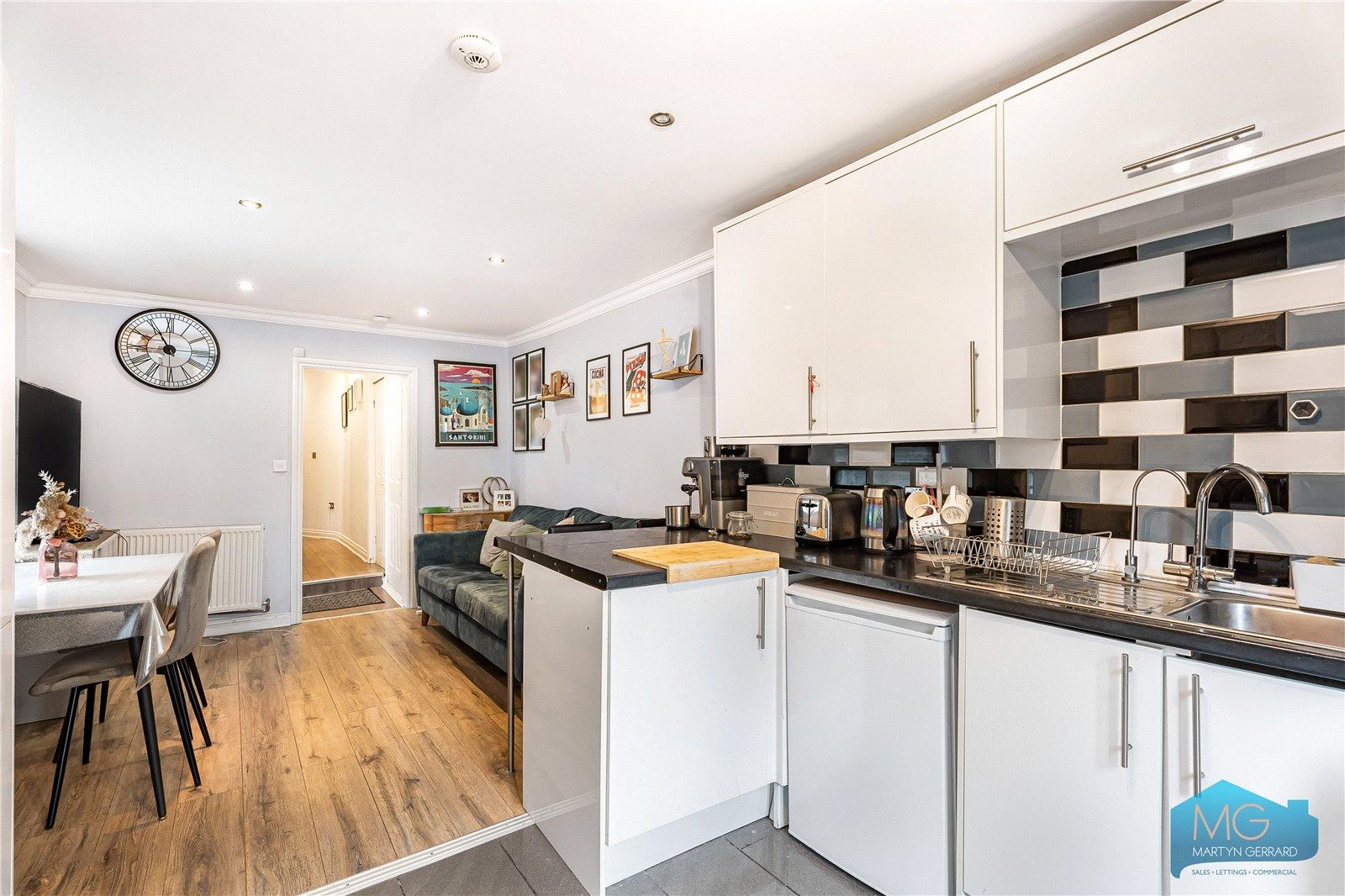 2 bedroom Ground Floor Flat for sale - Martyn Gerrard