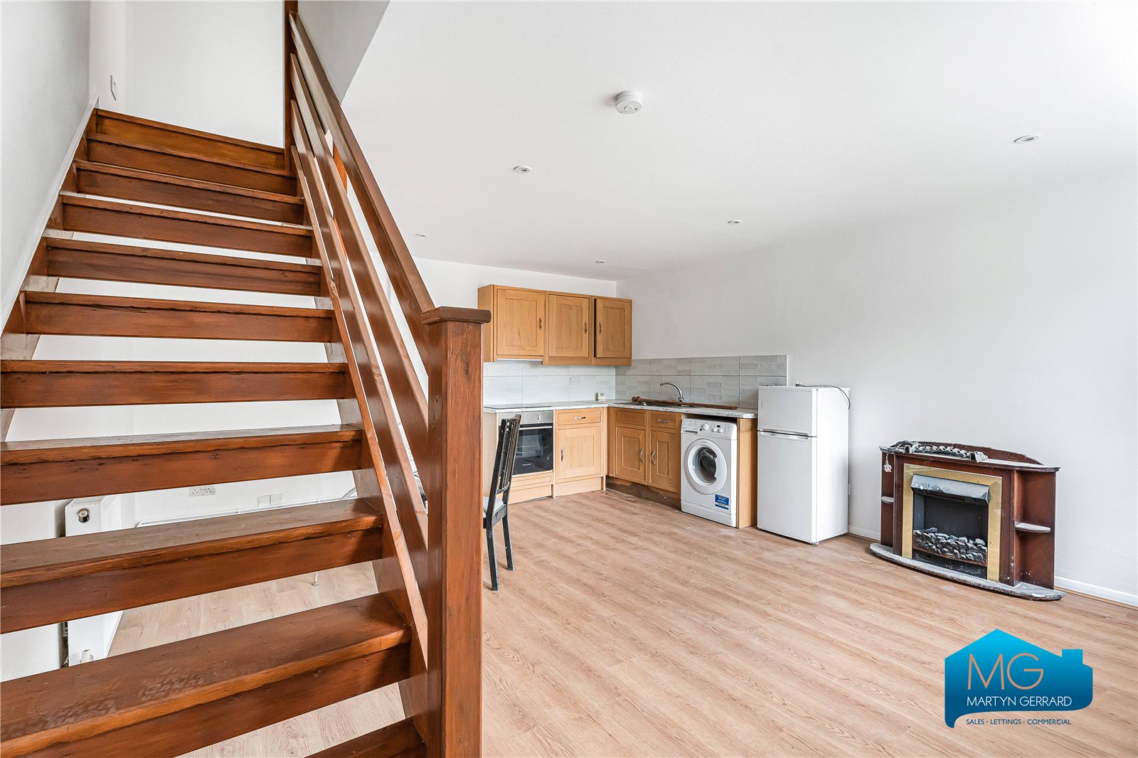 1 bedroom Semi-Detached House to rent - Martyn Gerrard