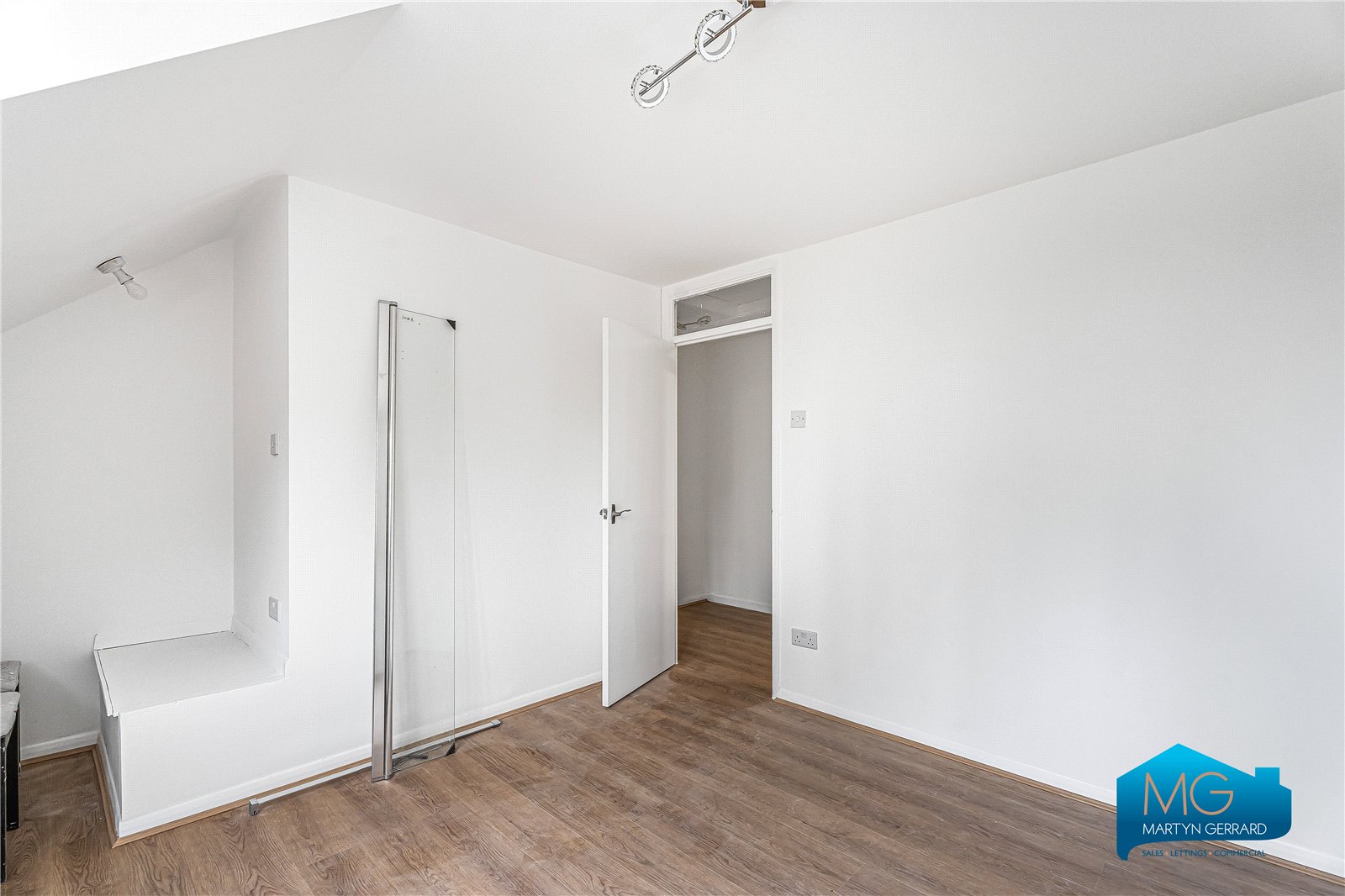 1 bedroom Semi-Detached House to rent - Martyn Gerrard
