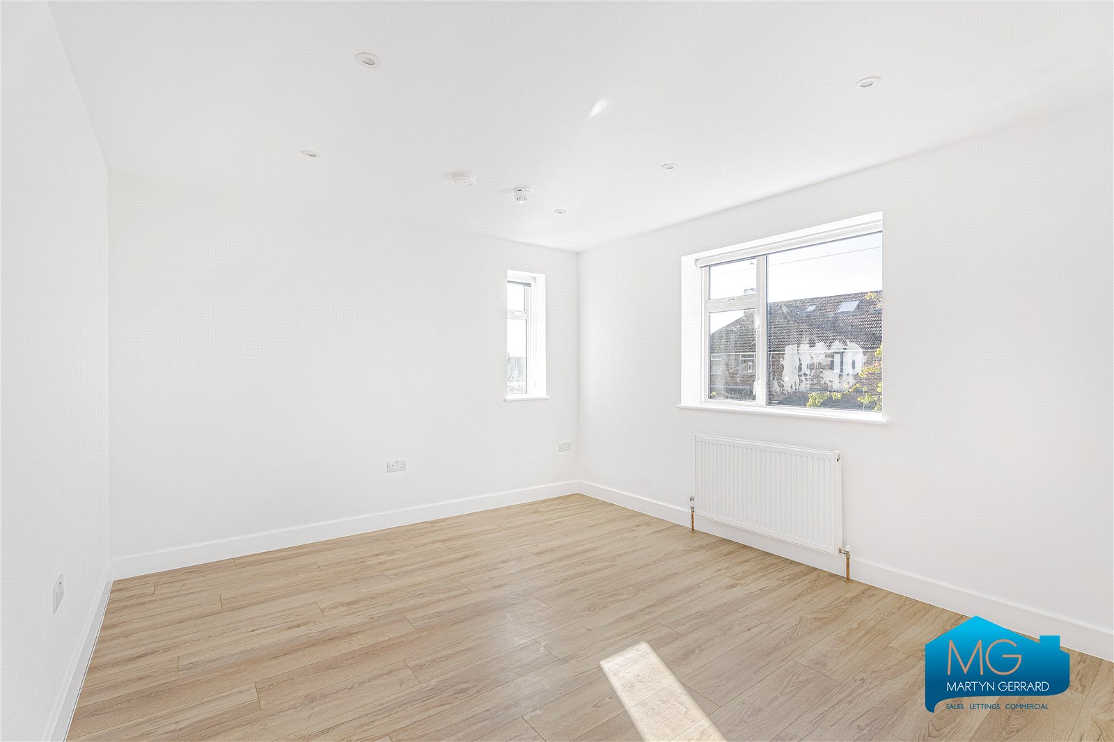 6 bedroom Semi-Detached House to rent - Martyn Gerrard
