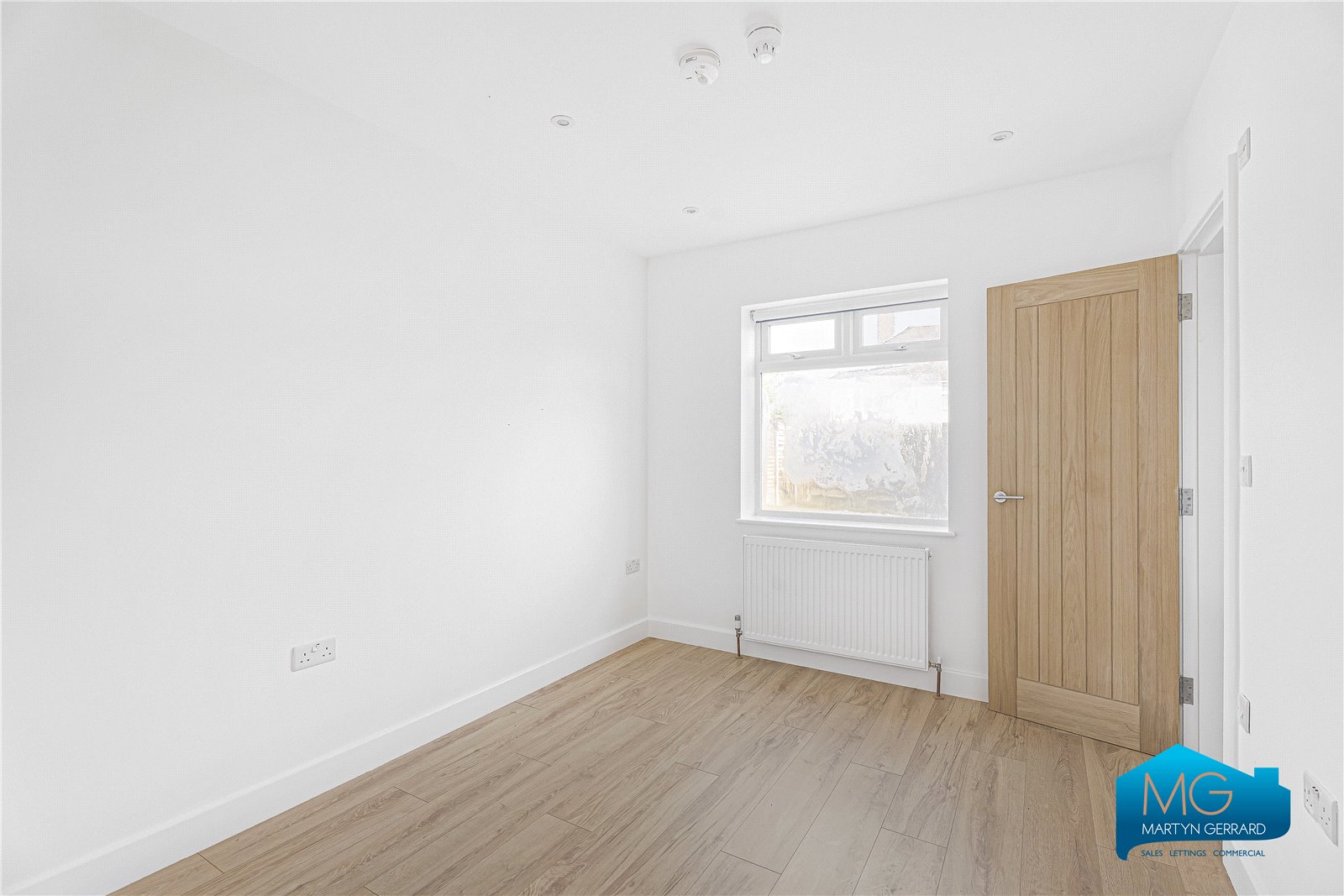 6 bedroom Semi-Detached House to rent - Martyn Gerrard