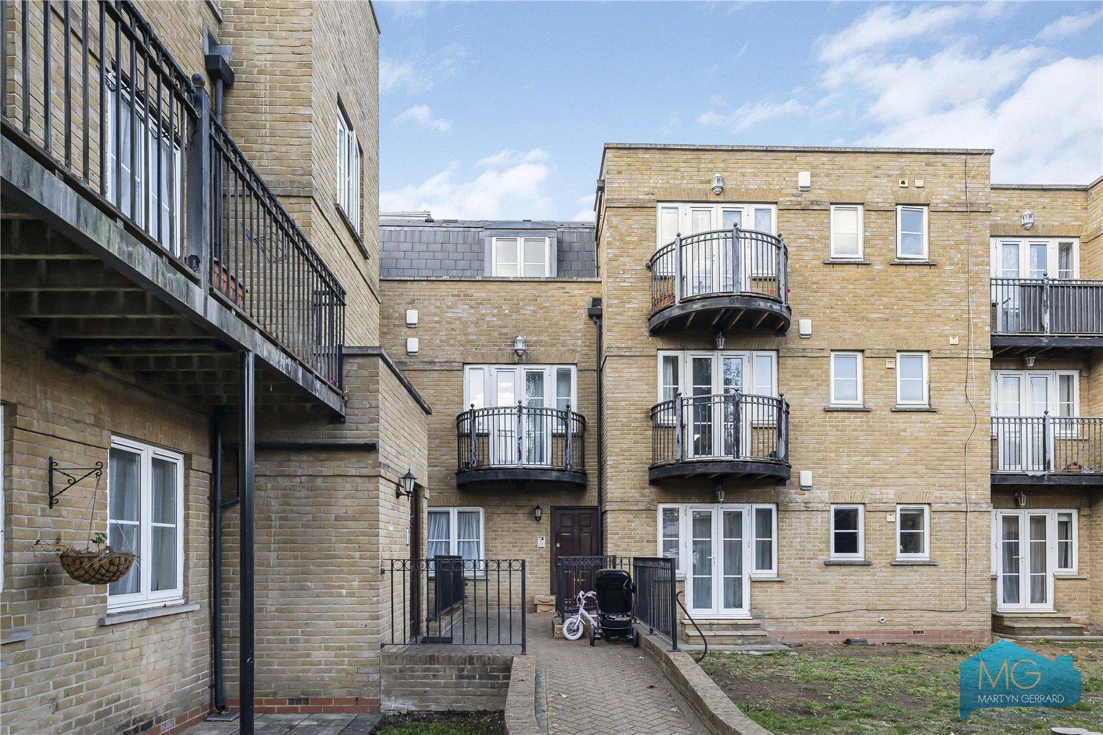 2 bedroom Apartment for sale - Martyn Gerrard