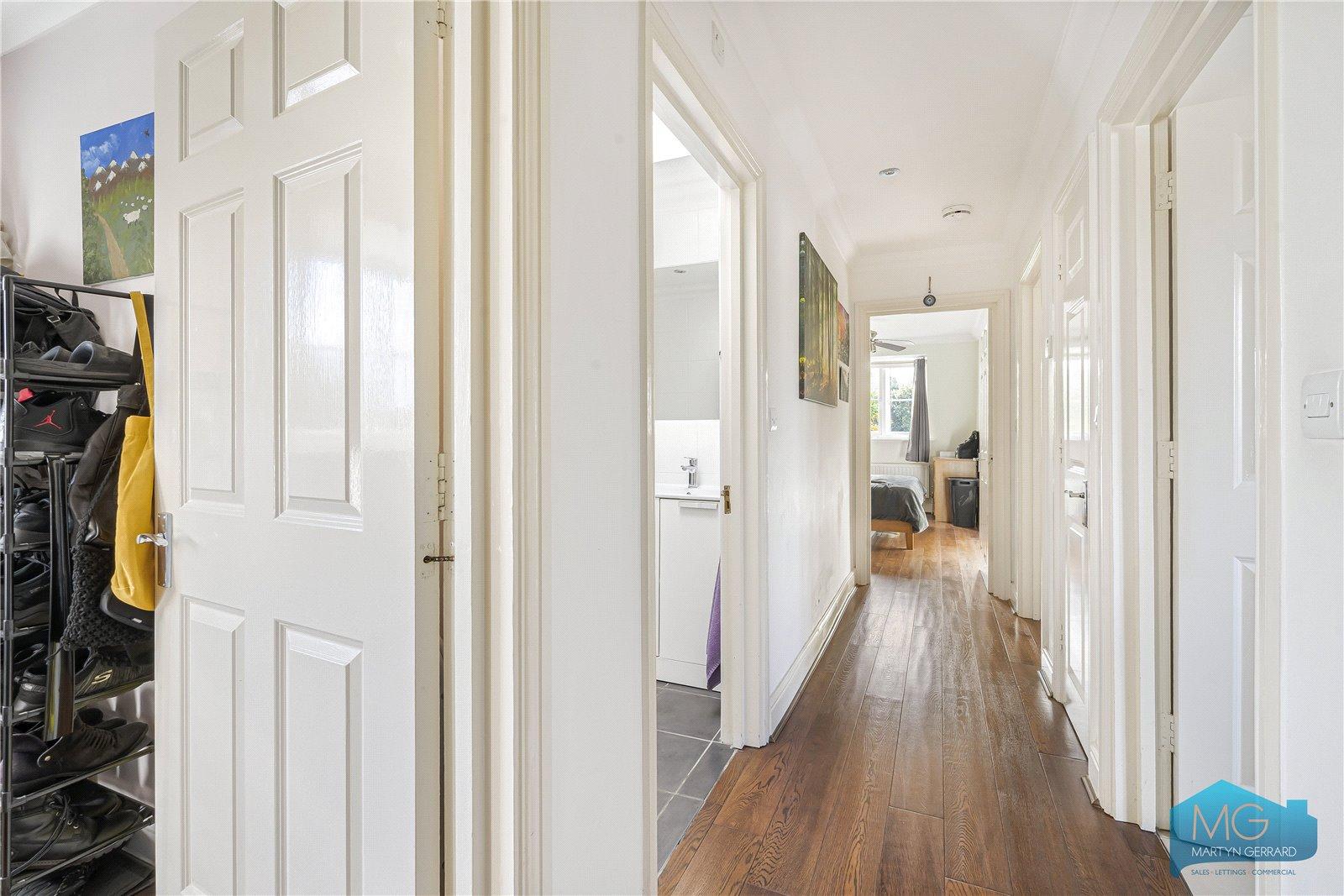 2 bedroom Apartment for sale - Martyn Gerrard