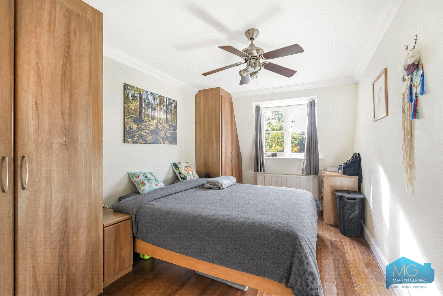 2 bedroom Apartment for sale - Martyn Gerrard
