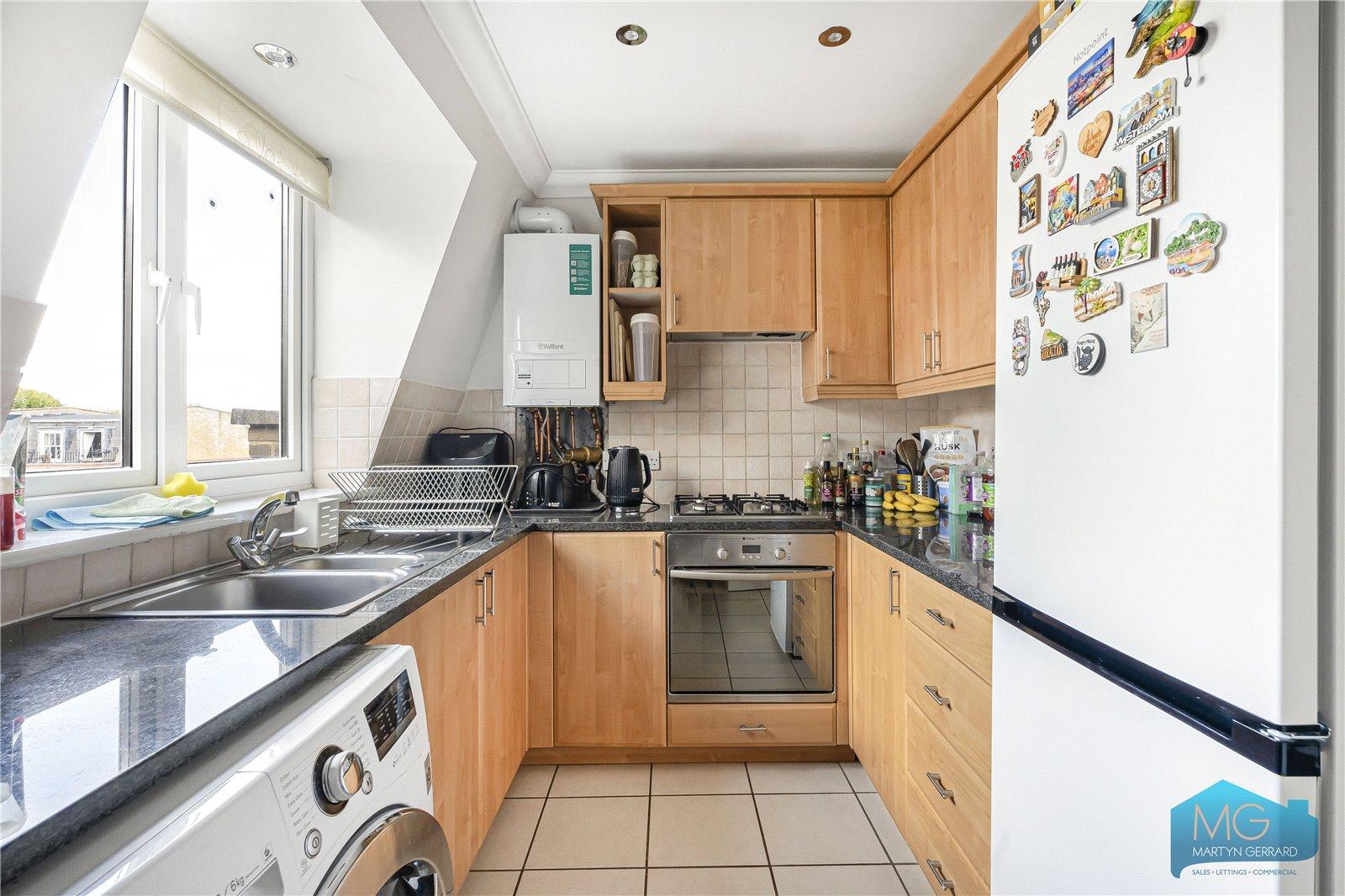 2 bedroom Apartment for sale - Martyn Gerrard