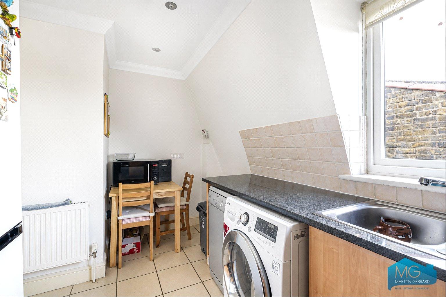 2 bedroom Apartment for sale - Martyn Gerrard