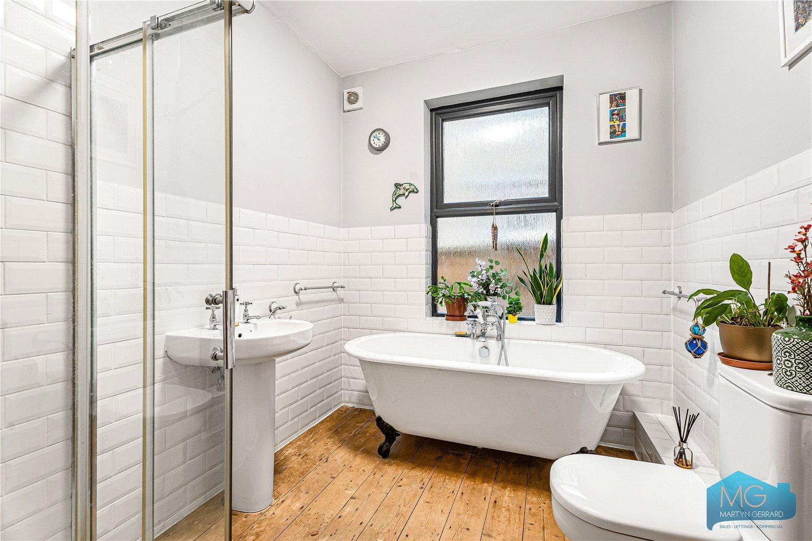 2 bedroom Apartment for sale - Martyn Gerrard