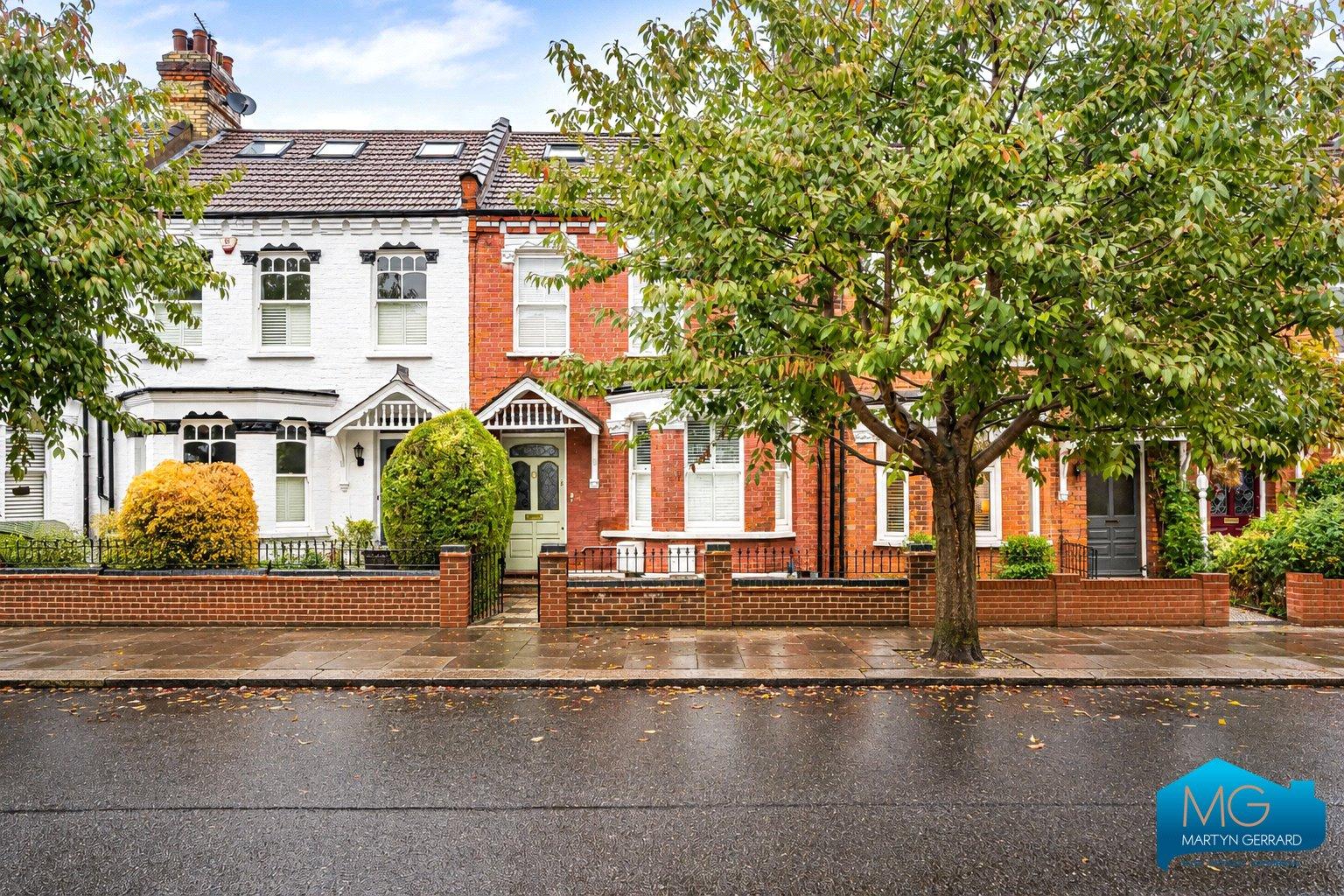 2 bedroom Apartment for sale - Martyn Gerrard