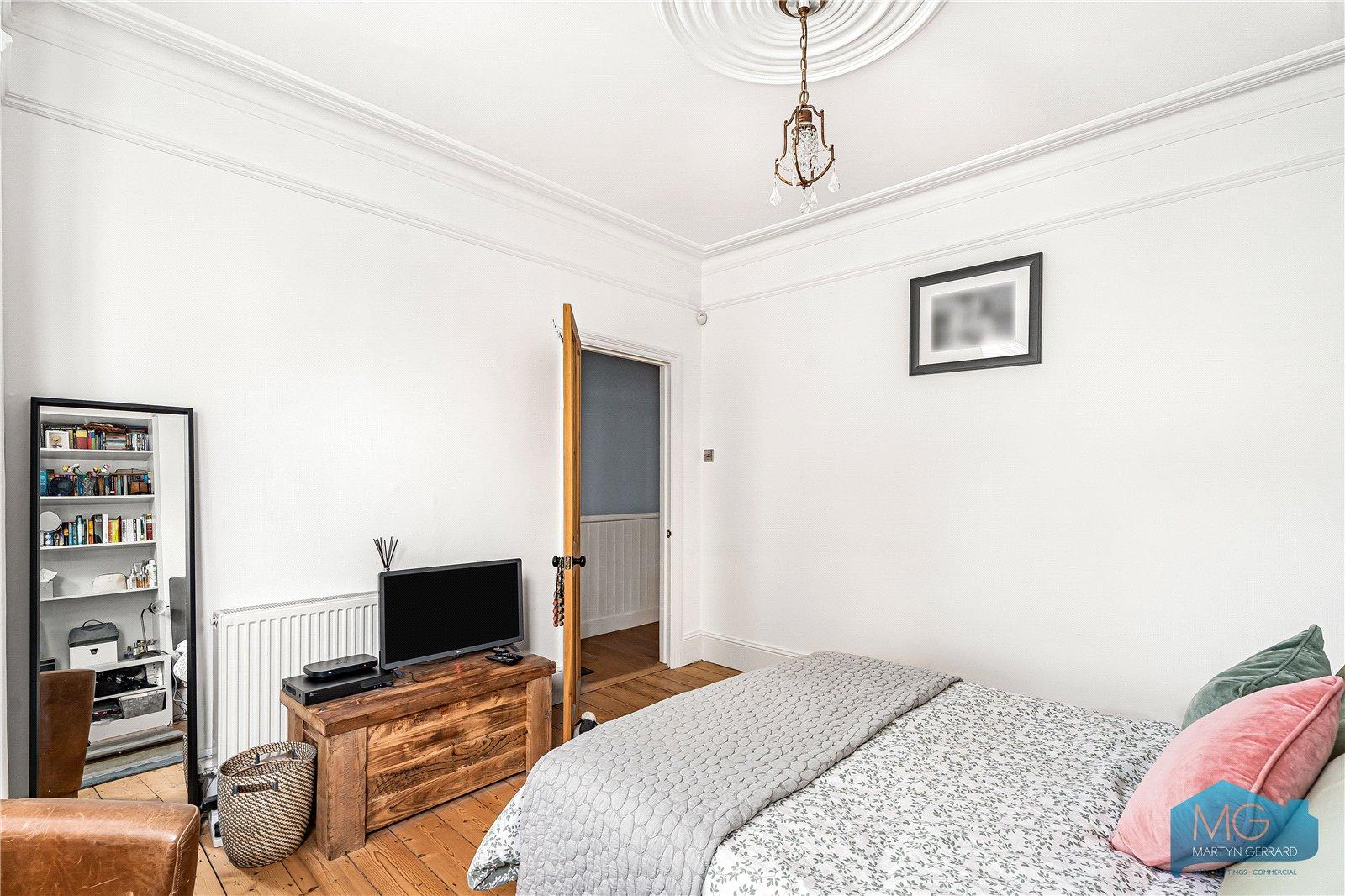 2 bedroom Apartment for sale - Martyn Gerrard