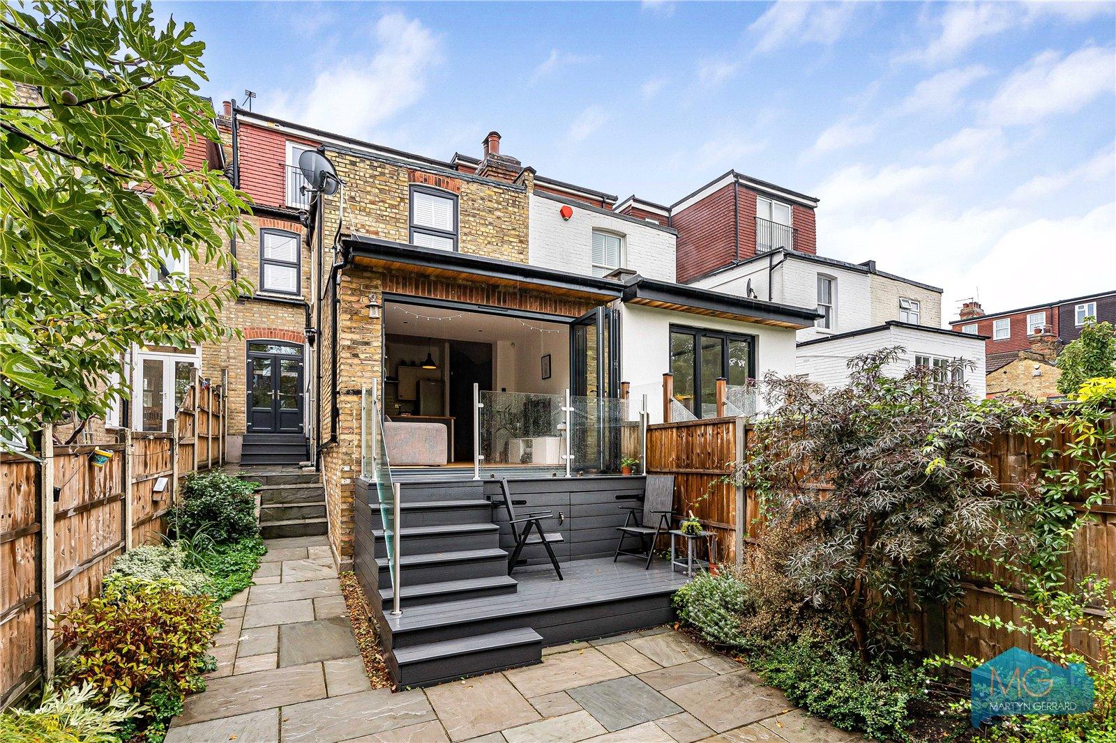 2 bedroom Apartment for sale - Martyn Gerrard