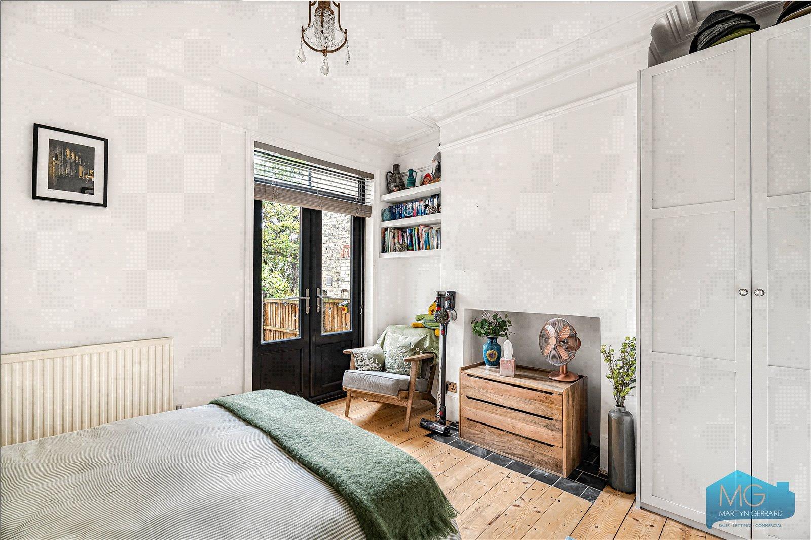 2 bedroom Apartment for sale - Martyn Gerrard