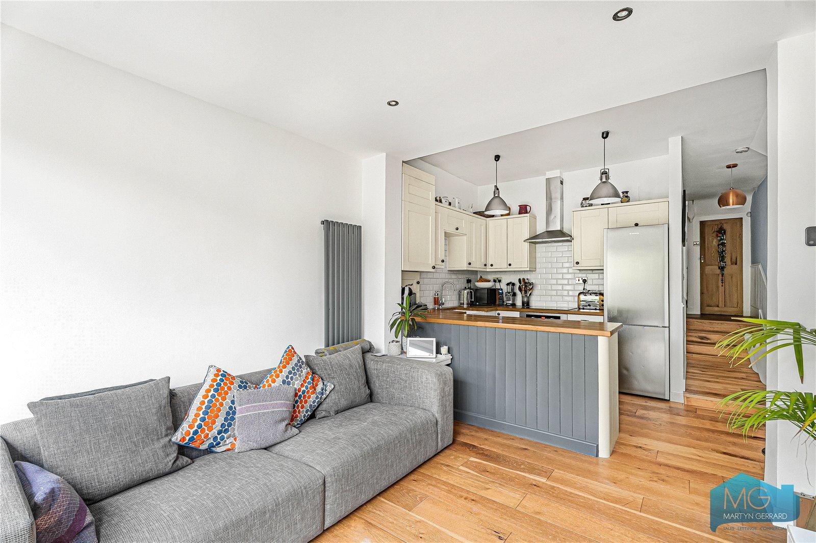 2 bedroom Apartment for sale - Martyn Gerrard