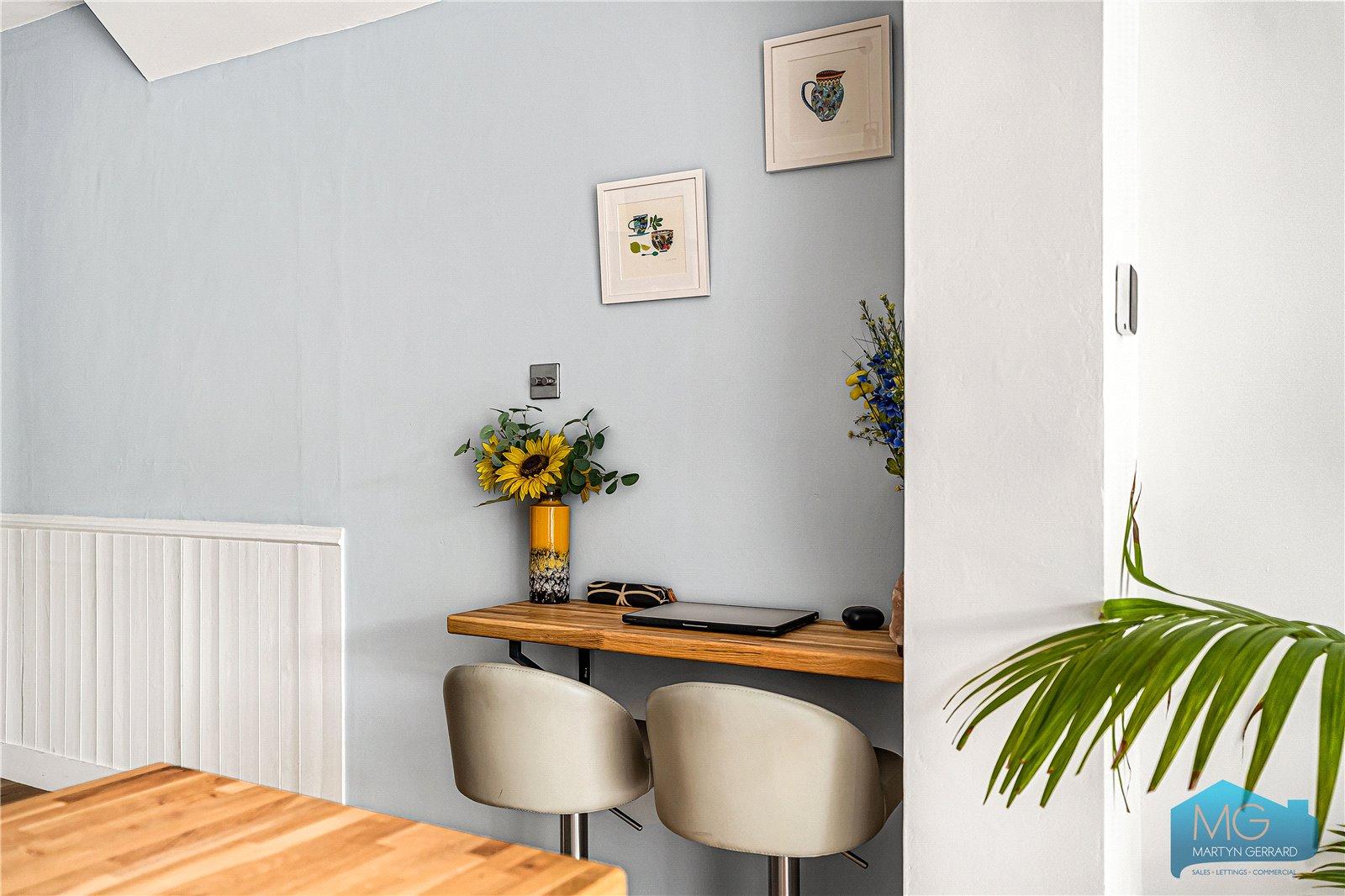 2 bedroom Apartment for sale - Martyn Gerrard