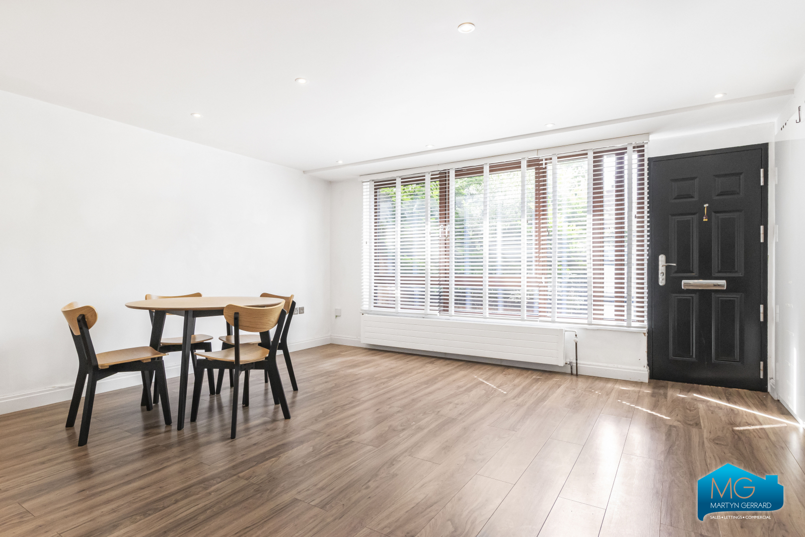 1 bedroom Ground Floor Flat to rent - Martyn Gerrard
