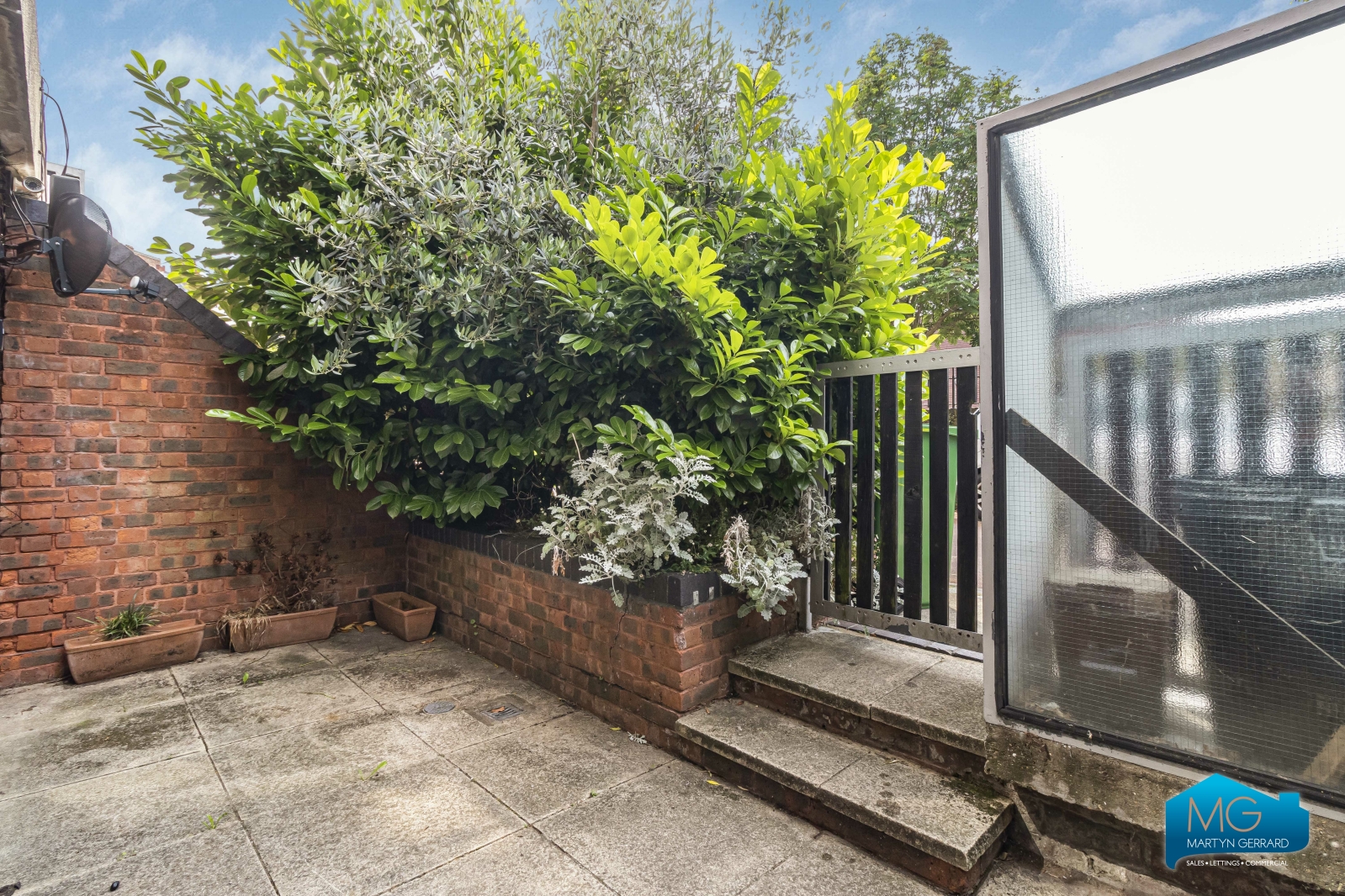 1 bedroom Ground Floor Flat to rent - Martyn Gerrard