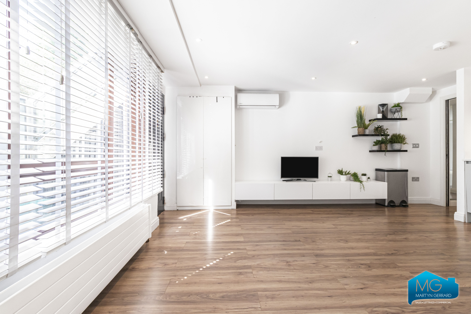 1 bedroom Ground Floor Flat to rent - Martyn Gerrard