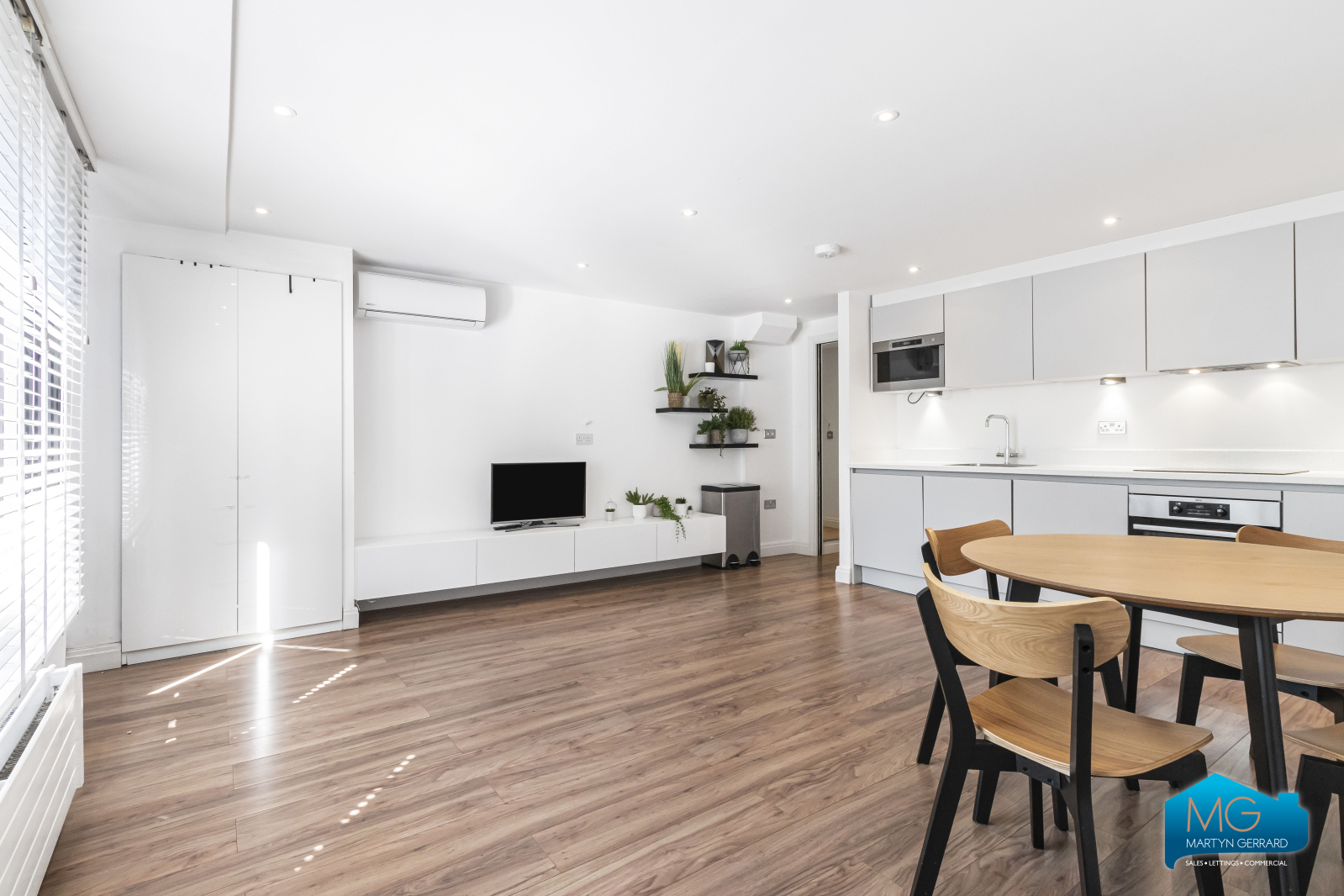 1 bedroom Ground Floor Flat to rent - Martyn Gerrard