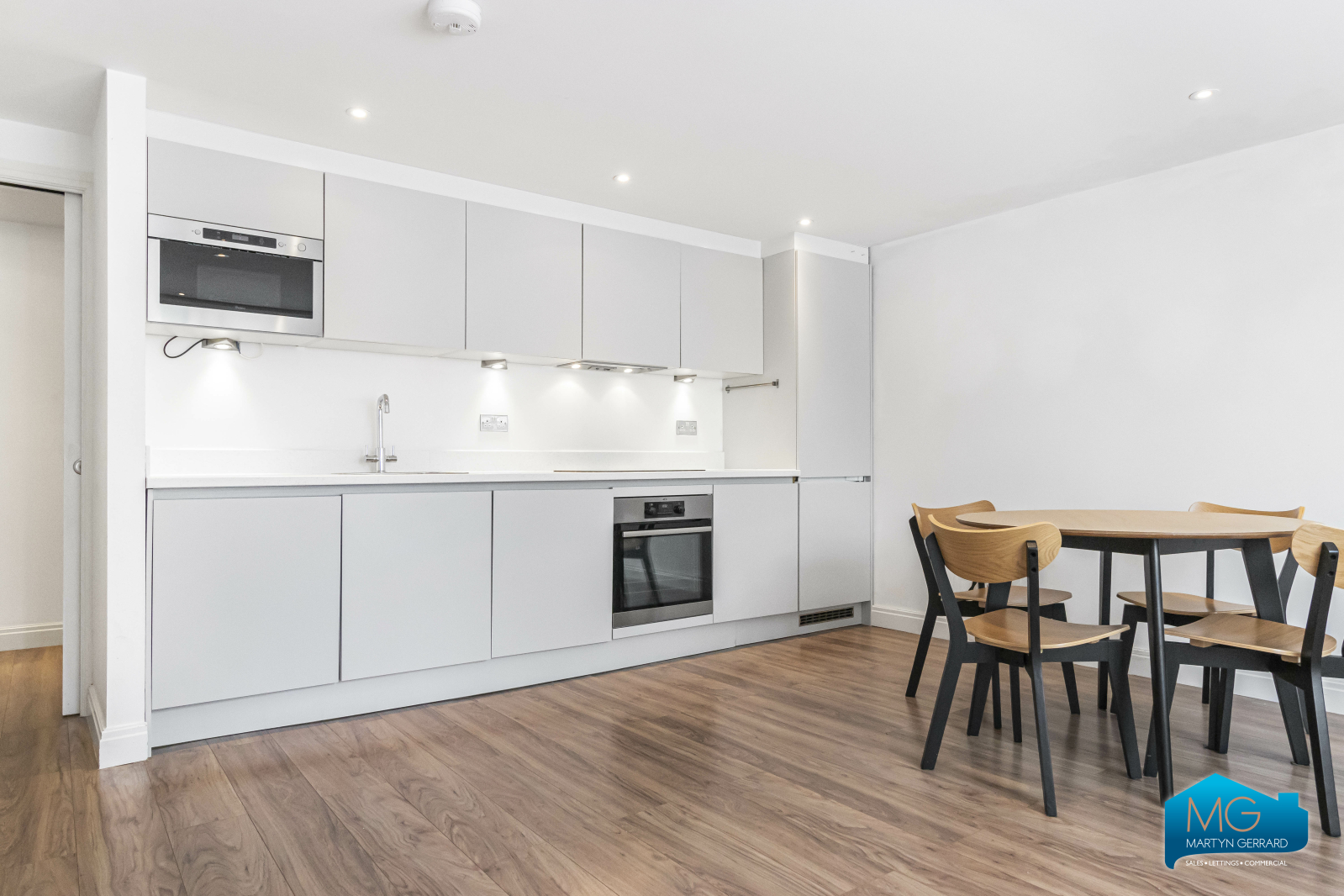 1 bedroom Ground Floor Flat to rent - Martyn Gerrard