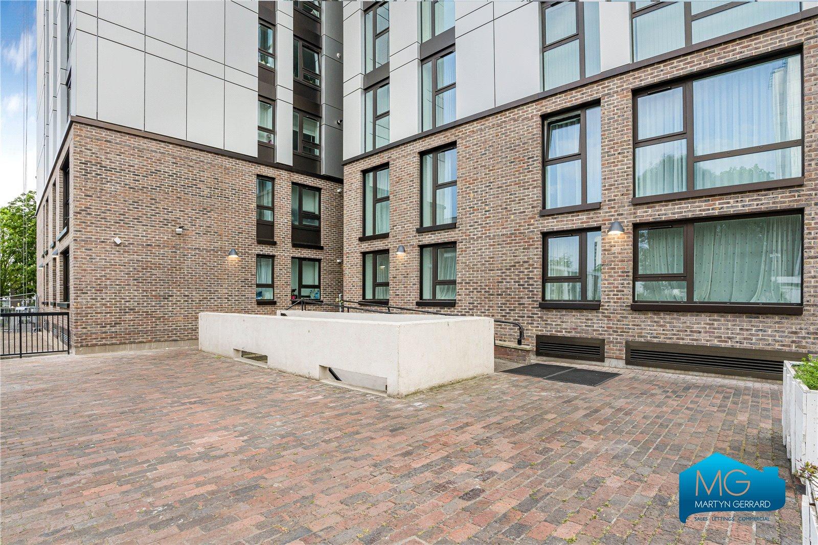 3 bedroom Apartment to rent - Martyn Gerrard
