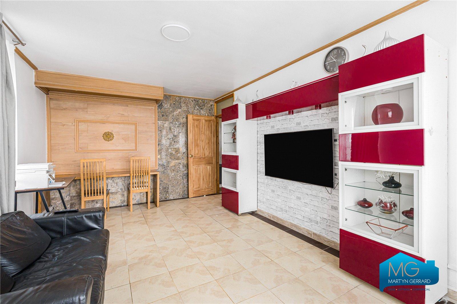 3 bedroom Apartment to rent - Martyn Gerrard