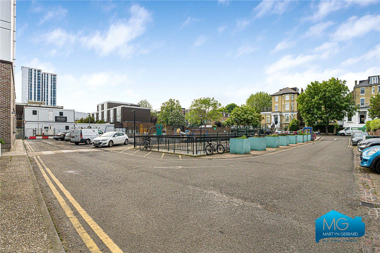 3 bedroom Apartment to rent - Martyn Gerrard