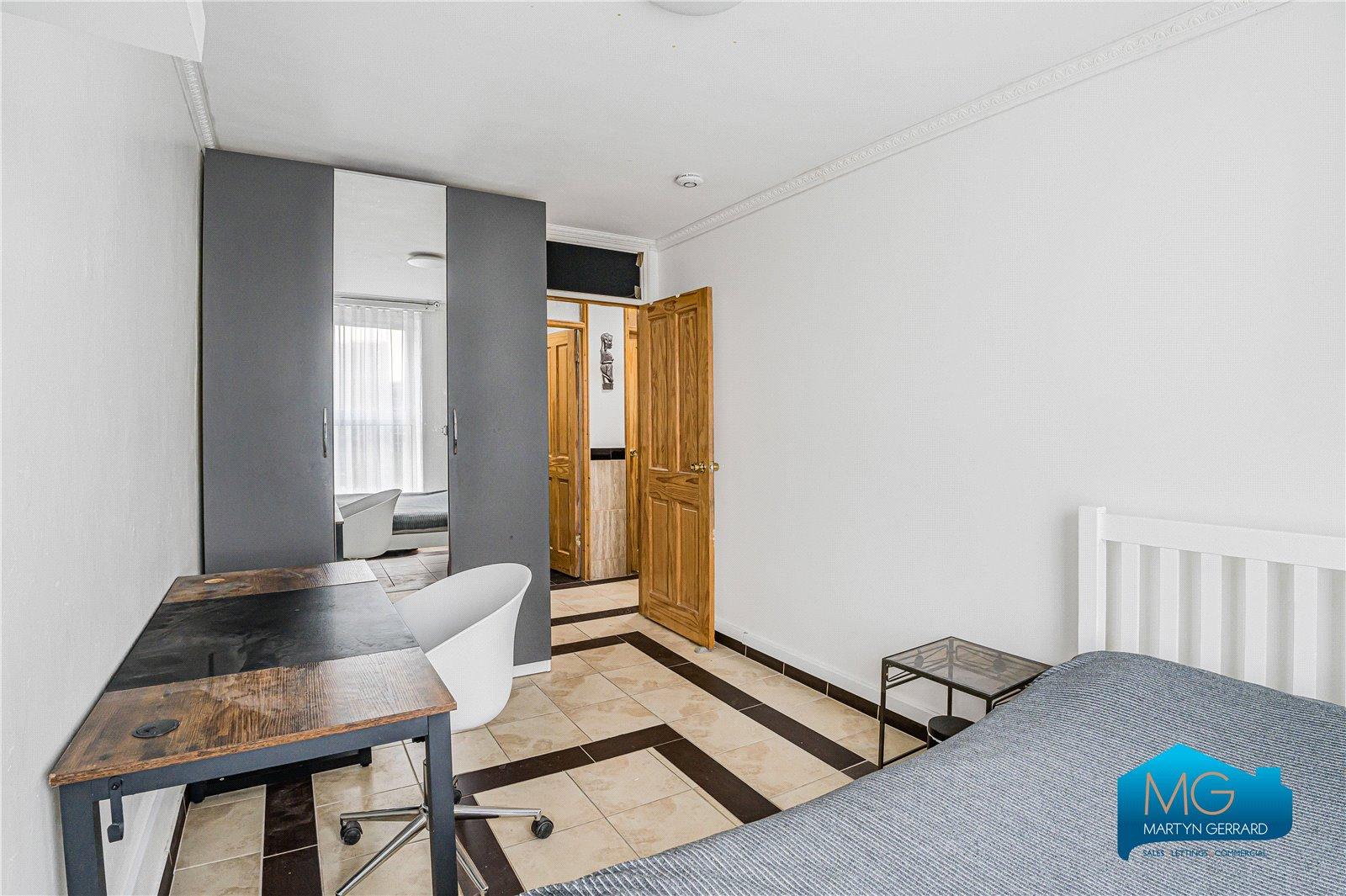 3 bedroom Apartment to rent - Martyn Gerrard