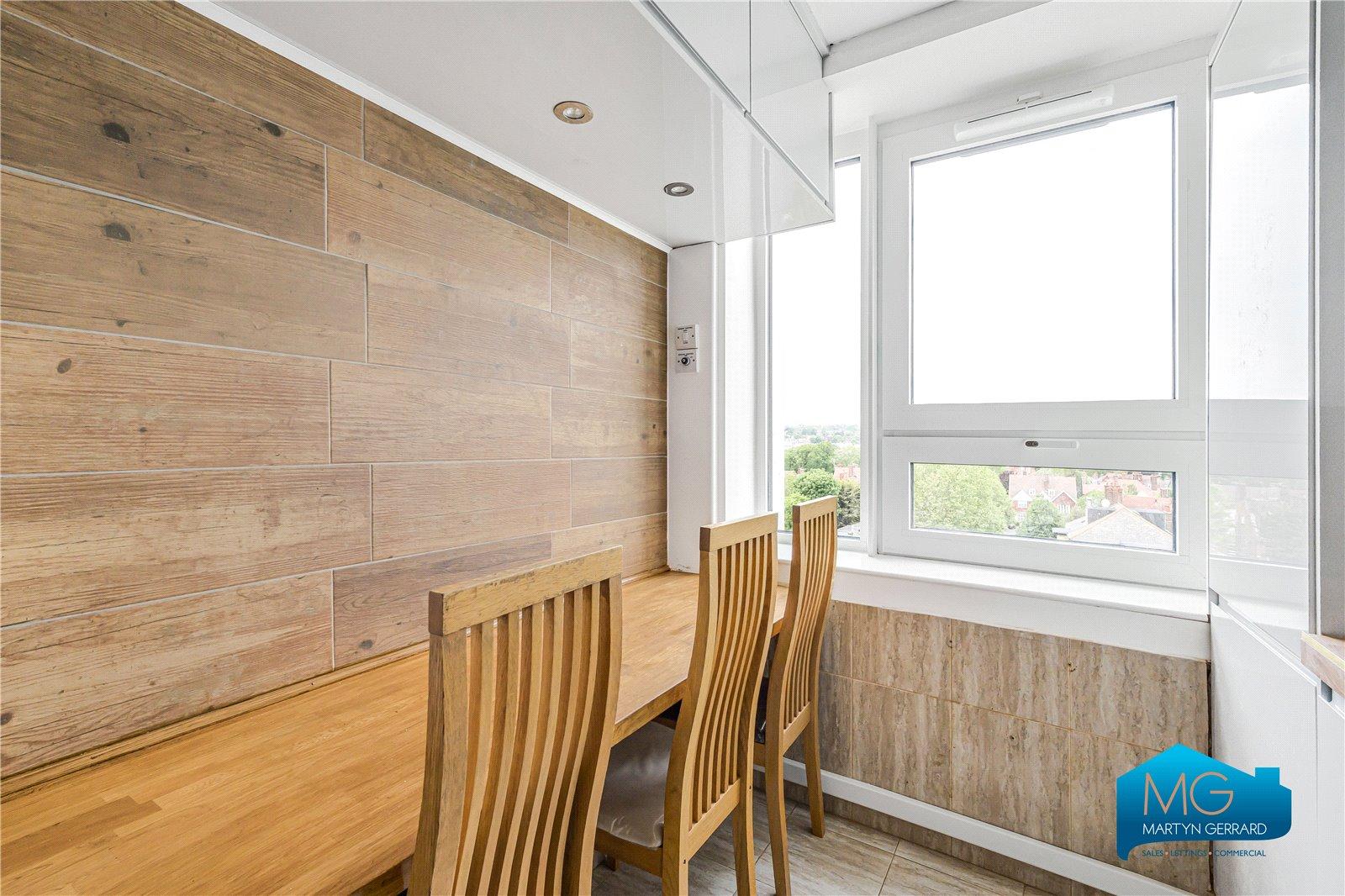3 bedroom Apartment to rent - Martyn Gerrard