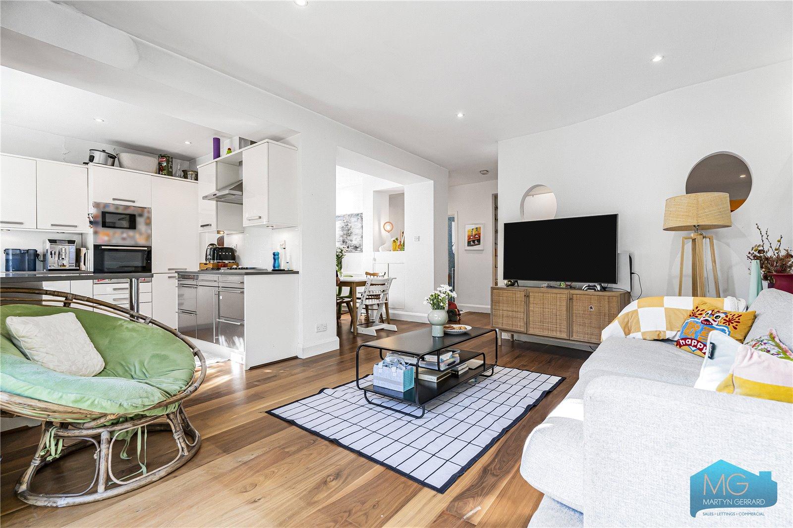 2 bedroom Apartment for sale - Martyn Gerrard