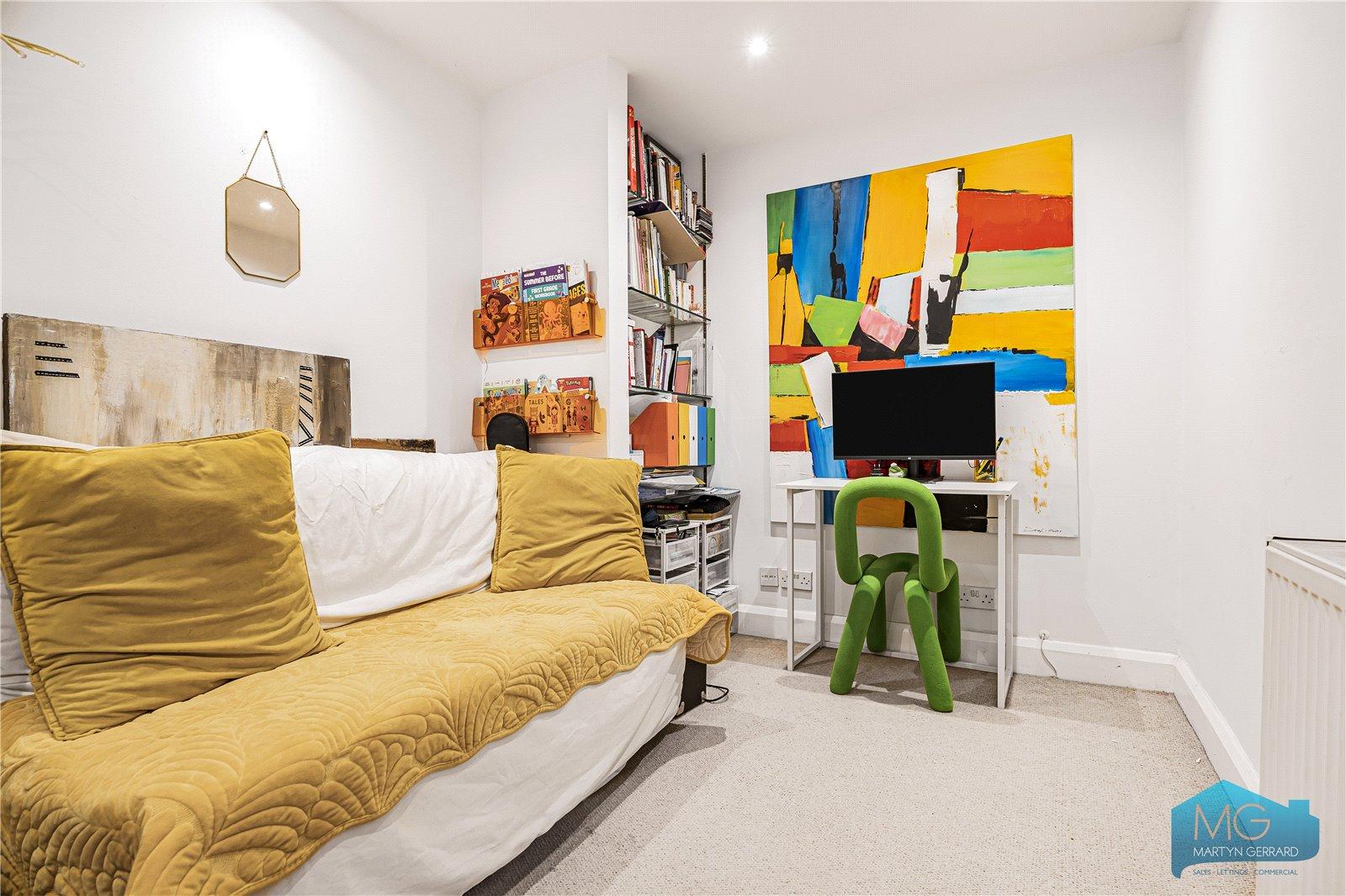 2 bedroom Apartment for sale - Martyn Gerrard