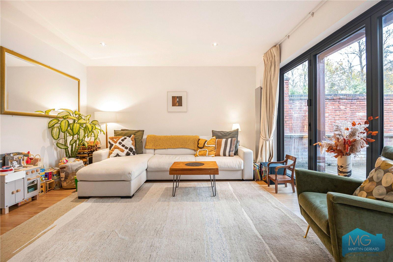 3 bedroom Apartment for sale - Martyn Gerrard