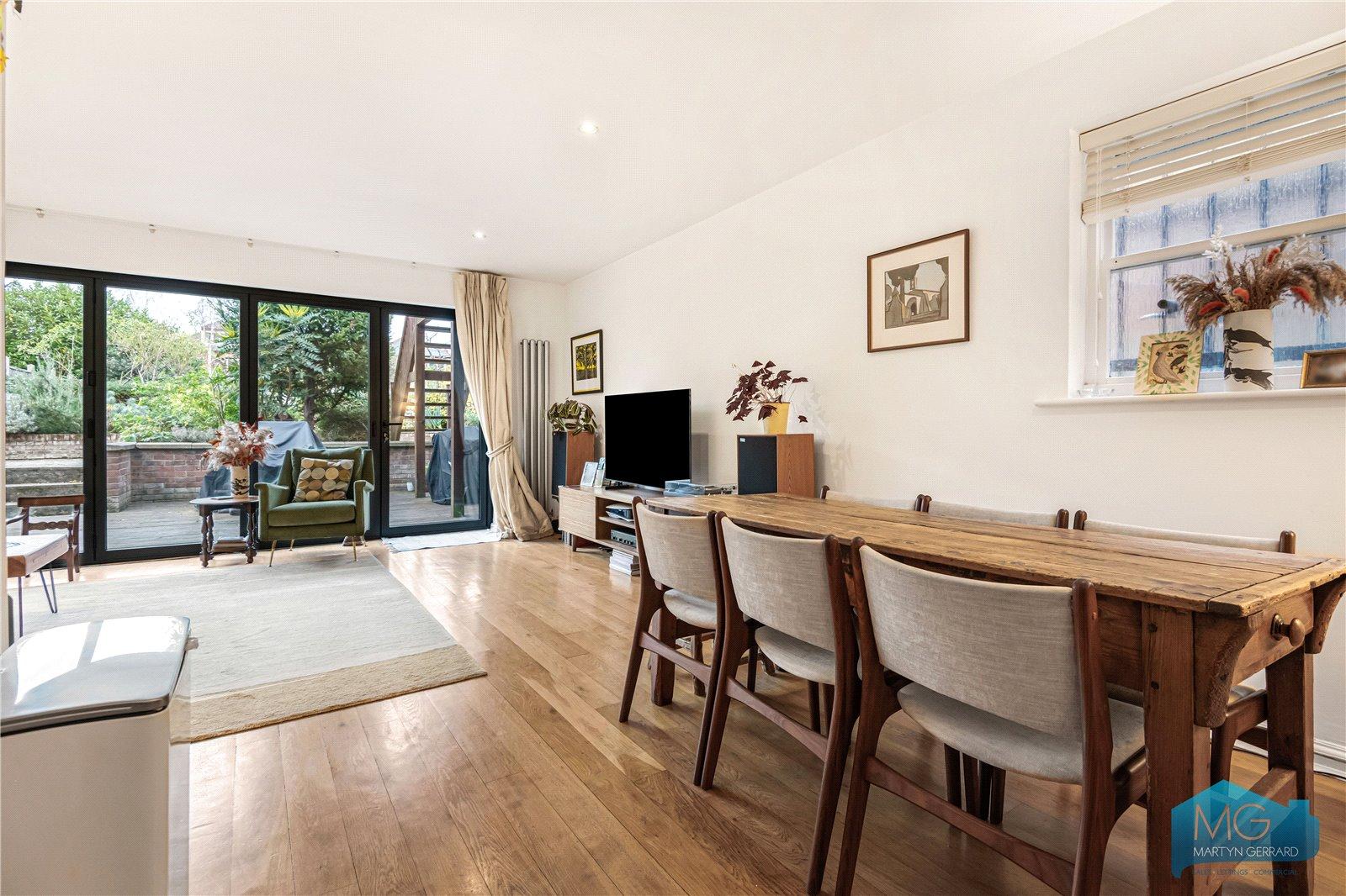 3 bedroom Apartment for sale - Martyn Gerrard