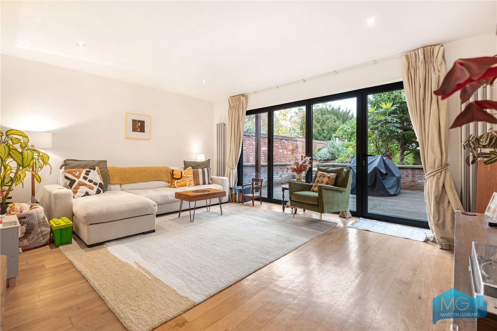 3 bedroom Apartment for sale - Martyn Gerrard
