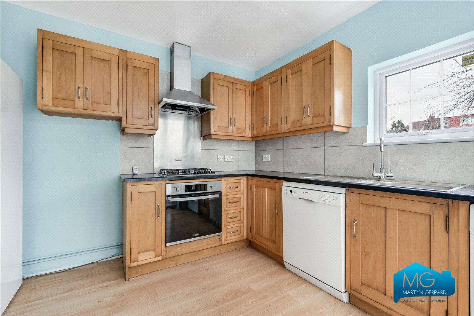 2 bedroom Ground Floor Flat to rent - Martyn Gerrard