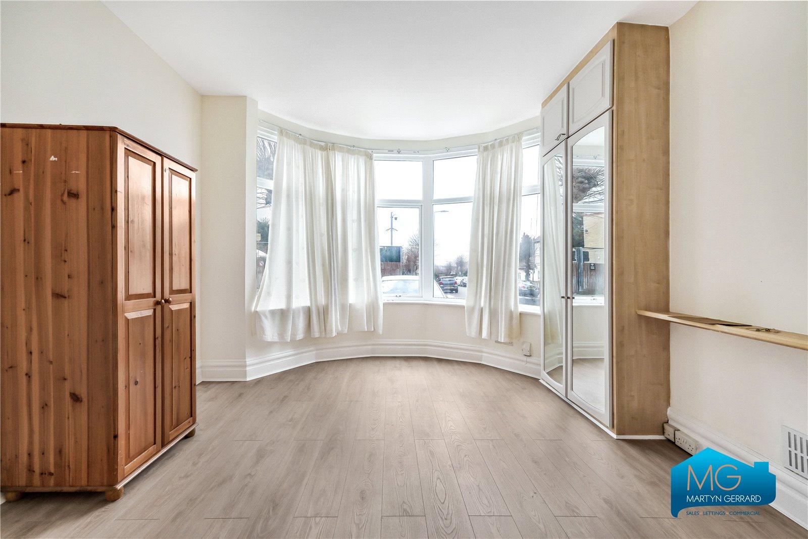 2 bedroom Ground Floor Flat to rent - Martyn Gerrard