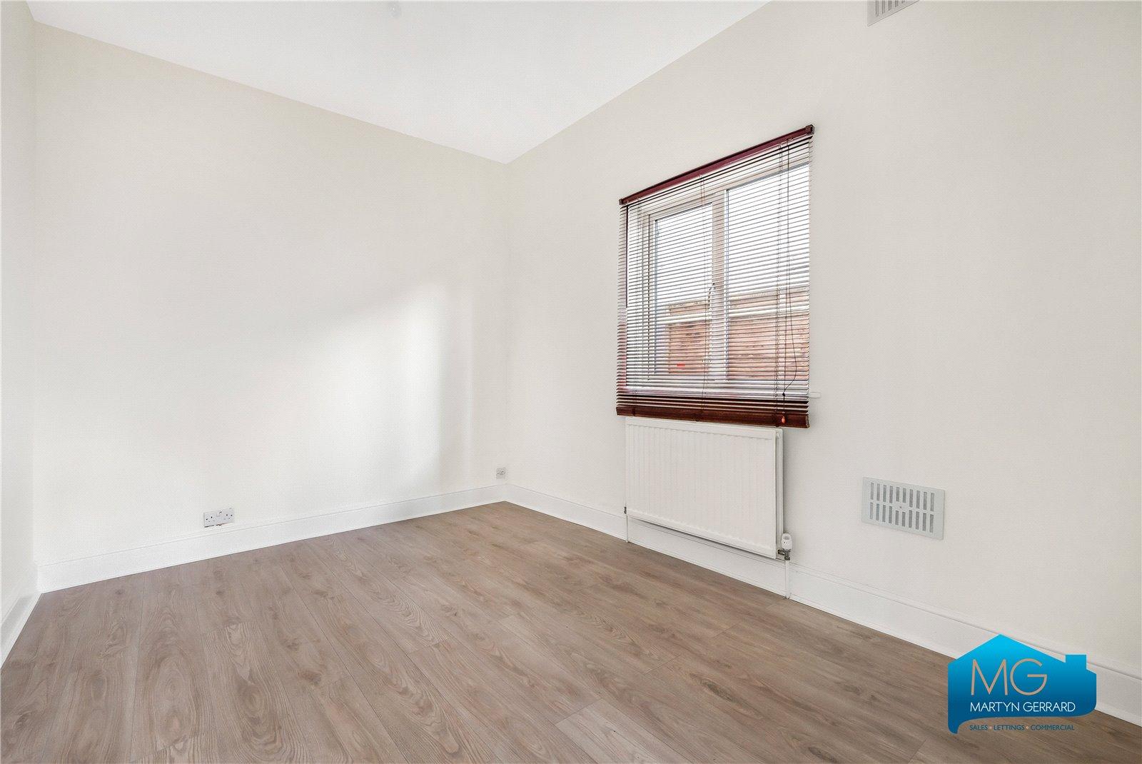 2 bedroom Ground Floor Flat to rent - Martyn Gerrard