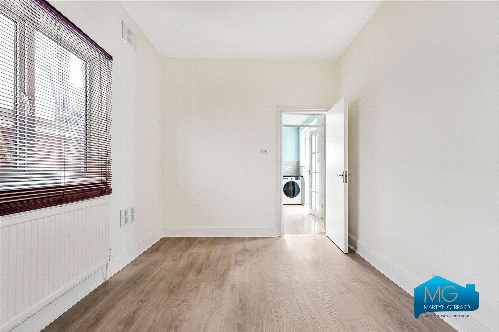 2 bedroom Ground Floor Flat to rent - Martyn Gerrard