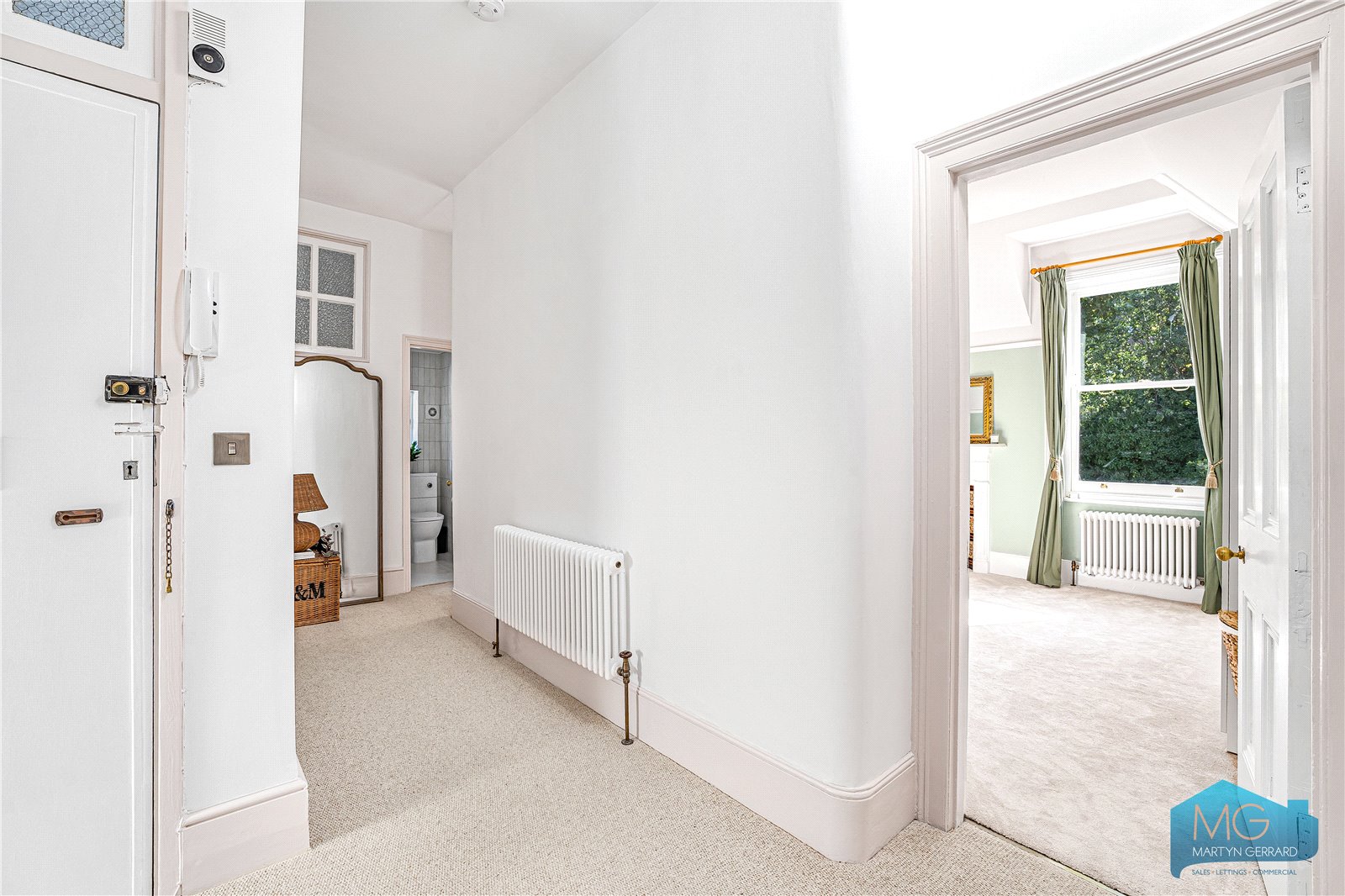 2 bedroom Apartment for sale - Martyn Gerrard