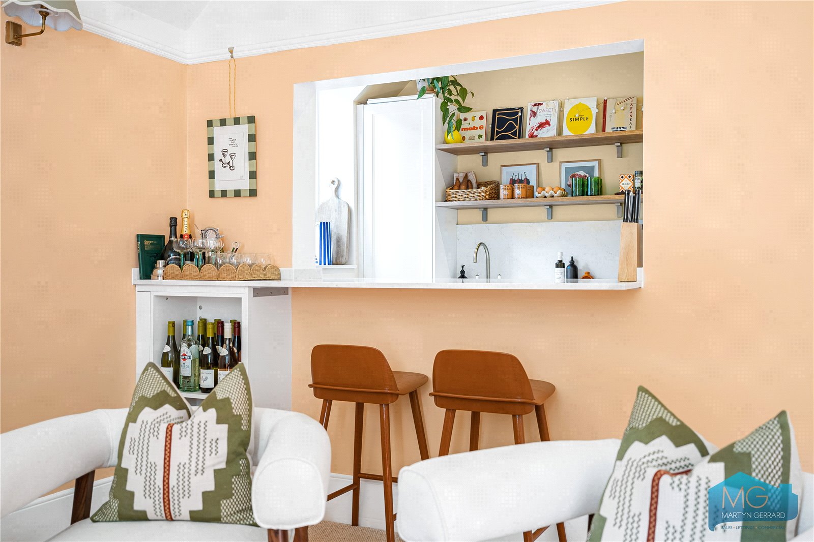 2 bedroom Apartment for sale - Martyn Gerrard