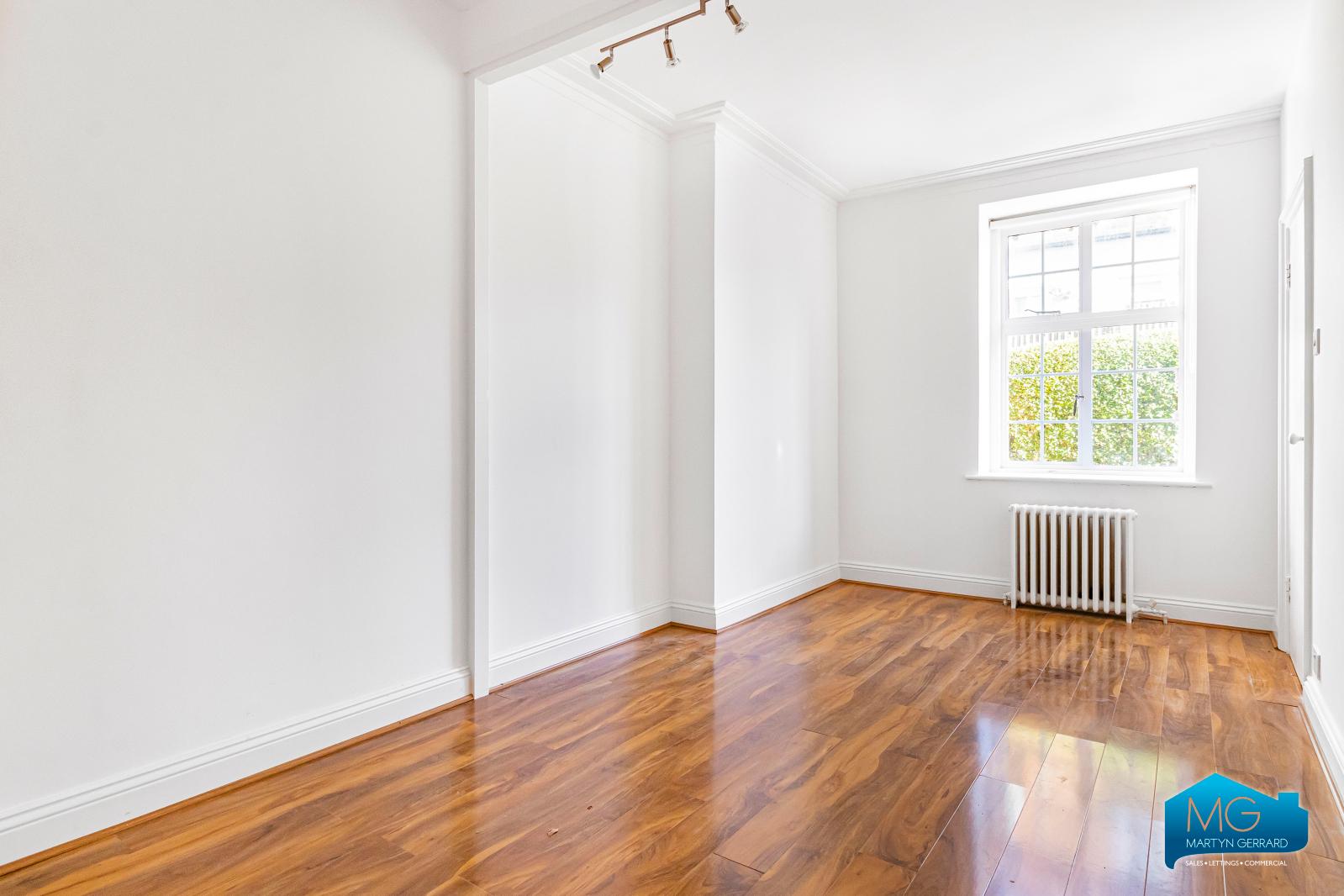 1 bedroom Ground Floor Flat to rent - Martyn Gerrard