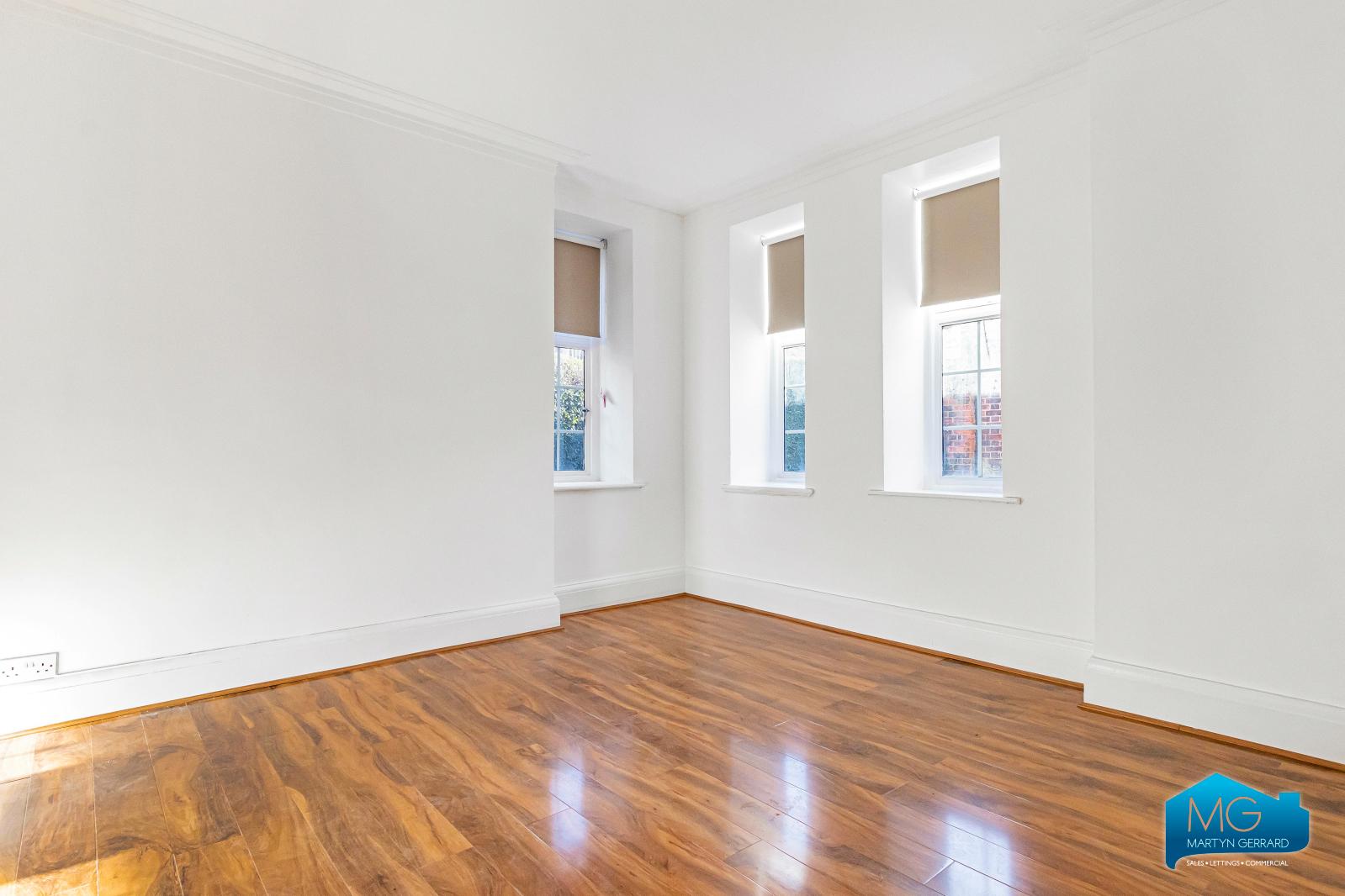 1 bedroom Ground Floor Flat to rent - Martyn Gerrard