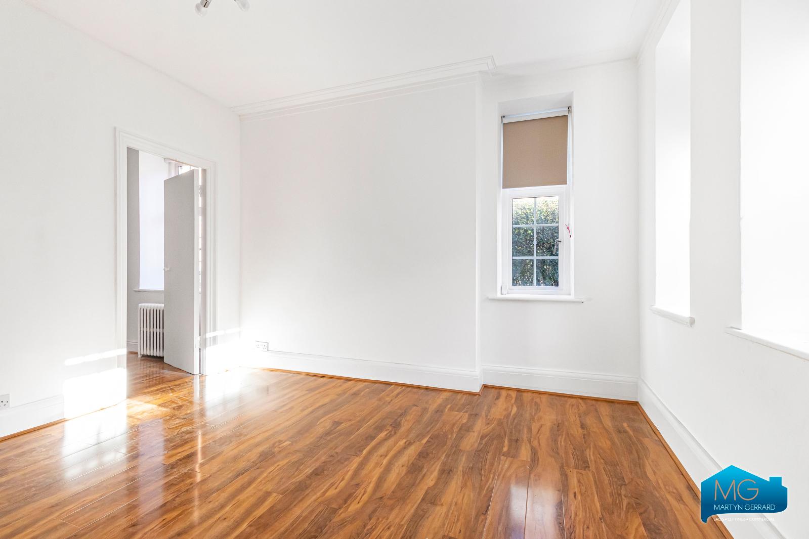 1 bedroom Ground Floor Flat to rent - Martyn Gerrard
