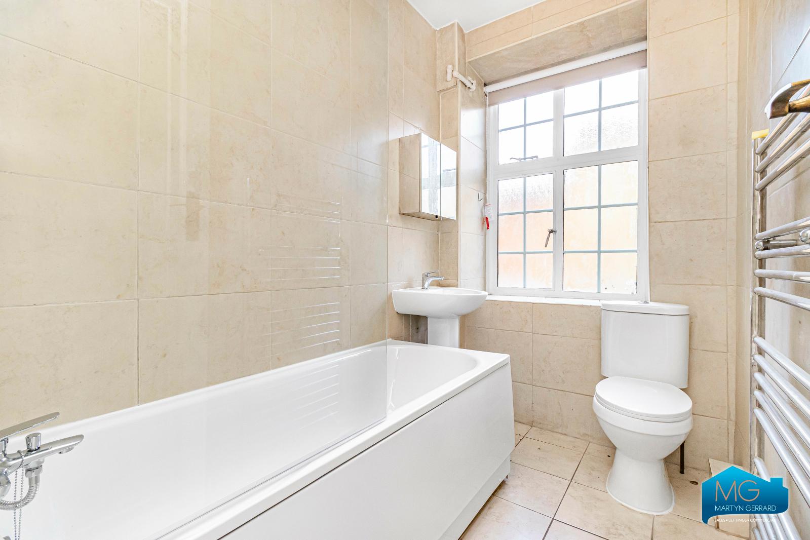 1 bedroom Ground Floor Flat to rent - Martyn Gerrard