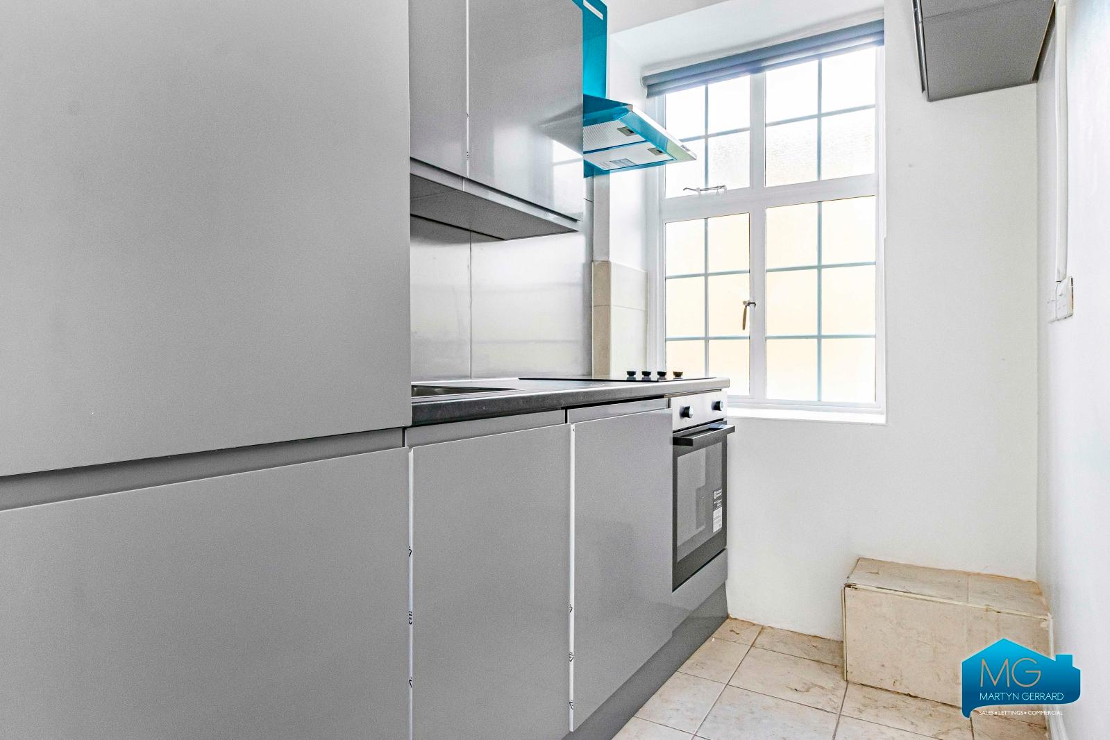 1 bedroom Ground Floor Flat to rent - Martyn Gerrard