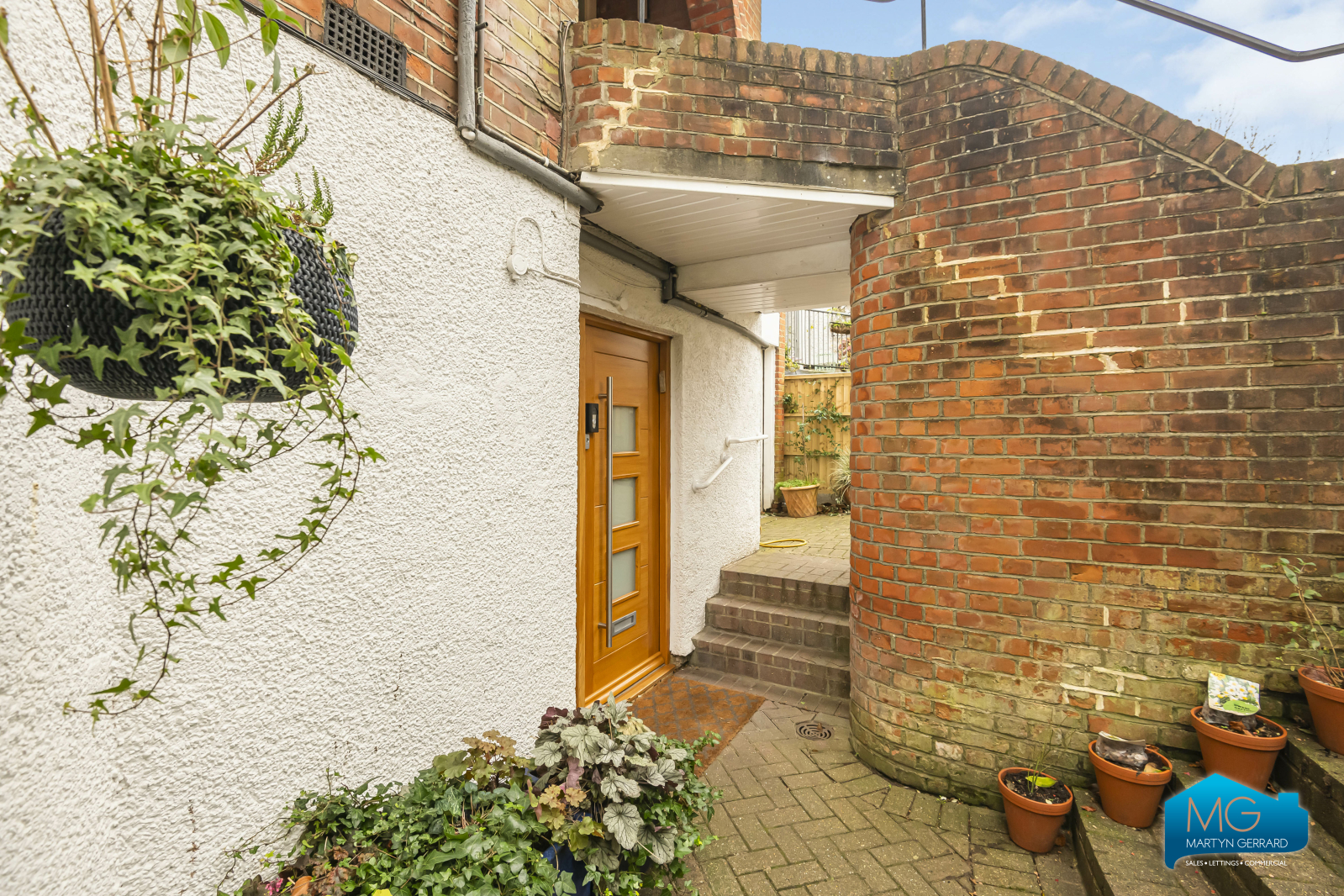 3 bedroom Apartment to rent - Martyn Gerrard