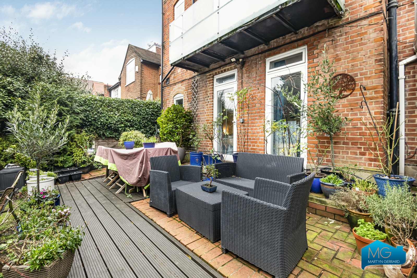 3 bedroom Apartment to rent - Martyn Gerrard