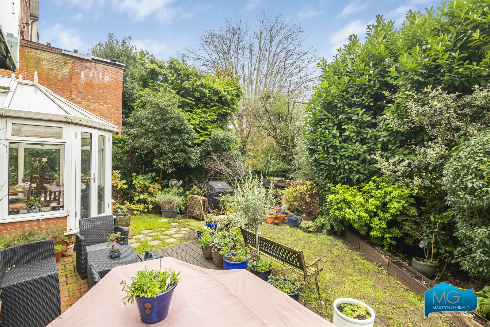 3 bedroom Apartment to rent - Martyn Gerrard