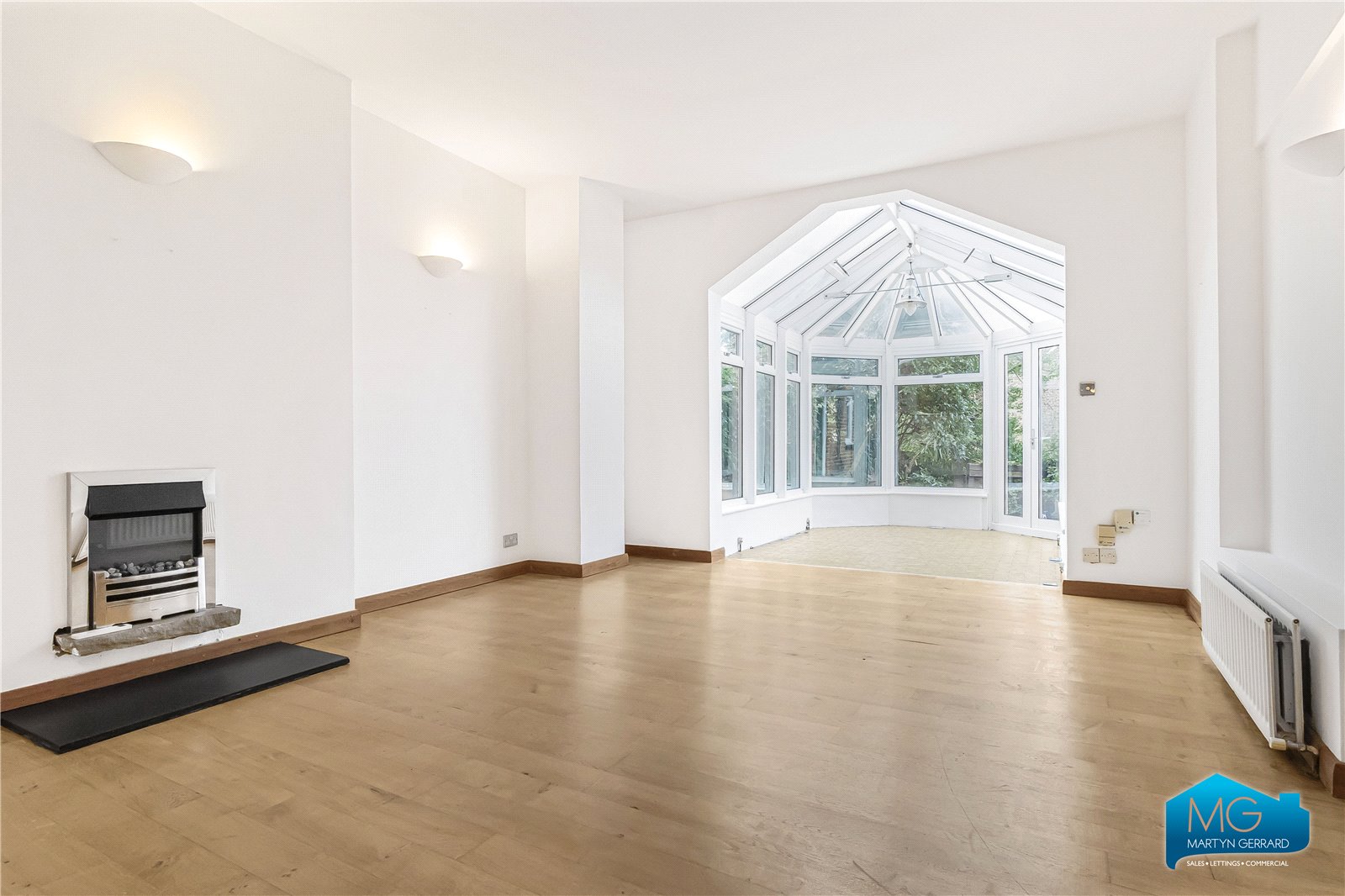 3 bedroom Apartment to rent - Martyn Gerrard