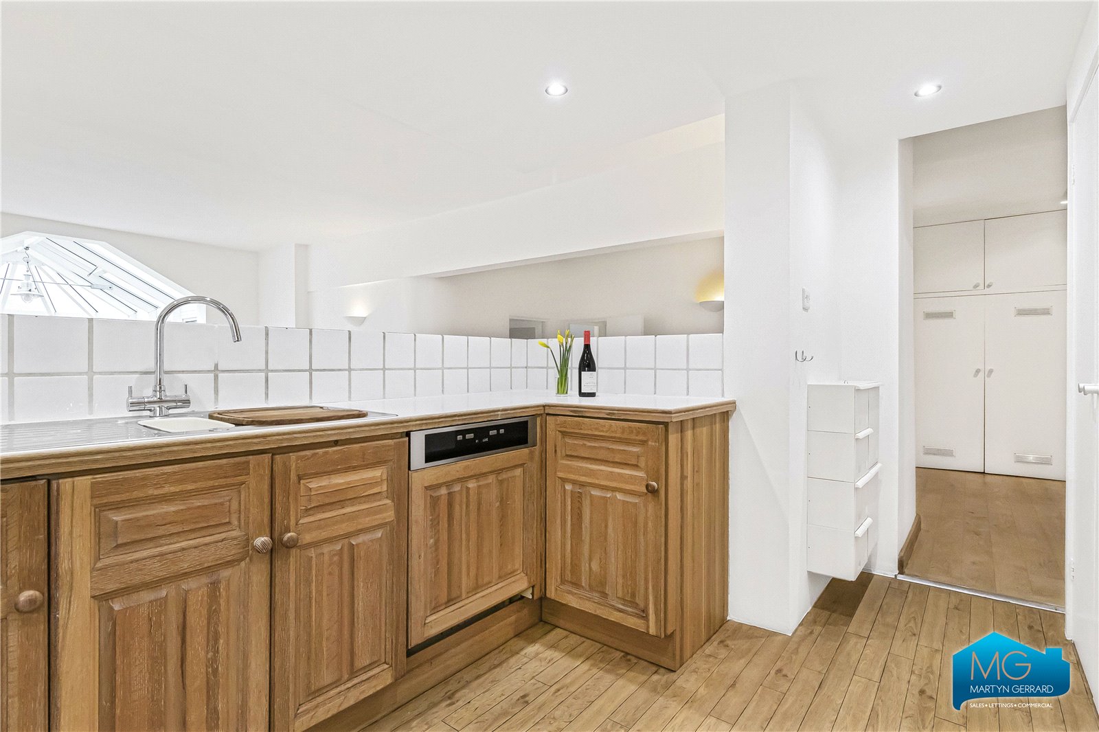 3 bedroom Apartment to rent - Martyn Gerrard